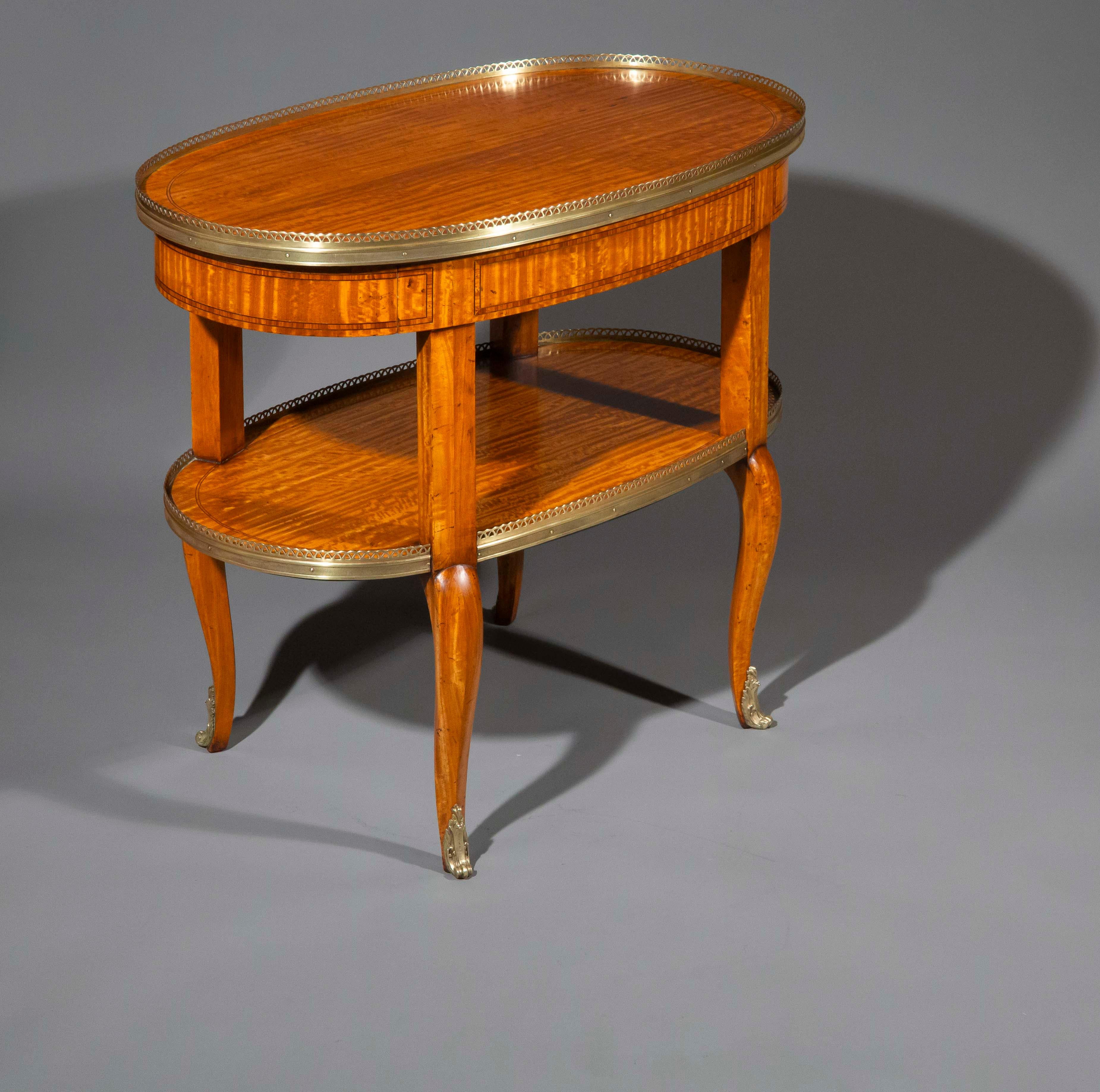 Raras mesas auxiliares de madera satinada del siglo XIX, circa 1880 en venta 3
