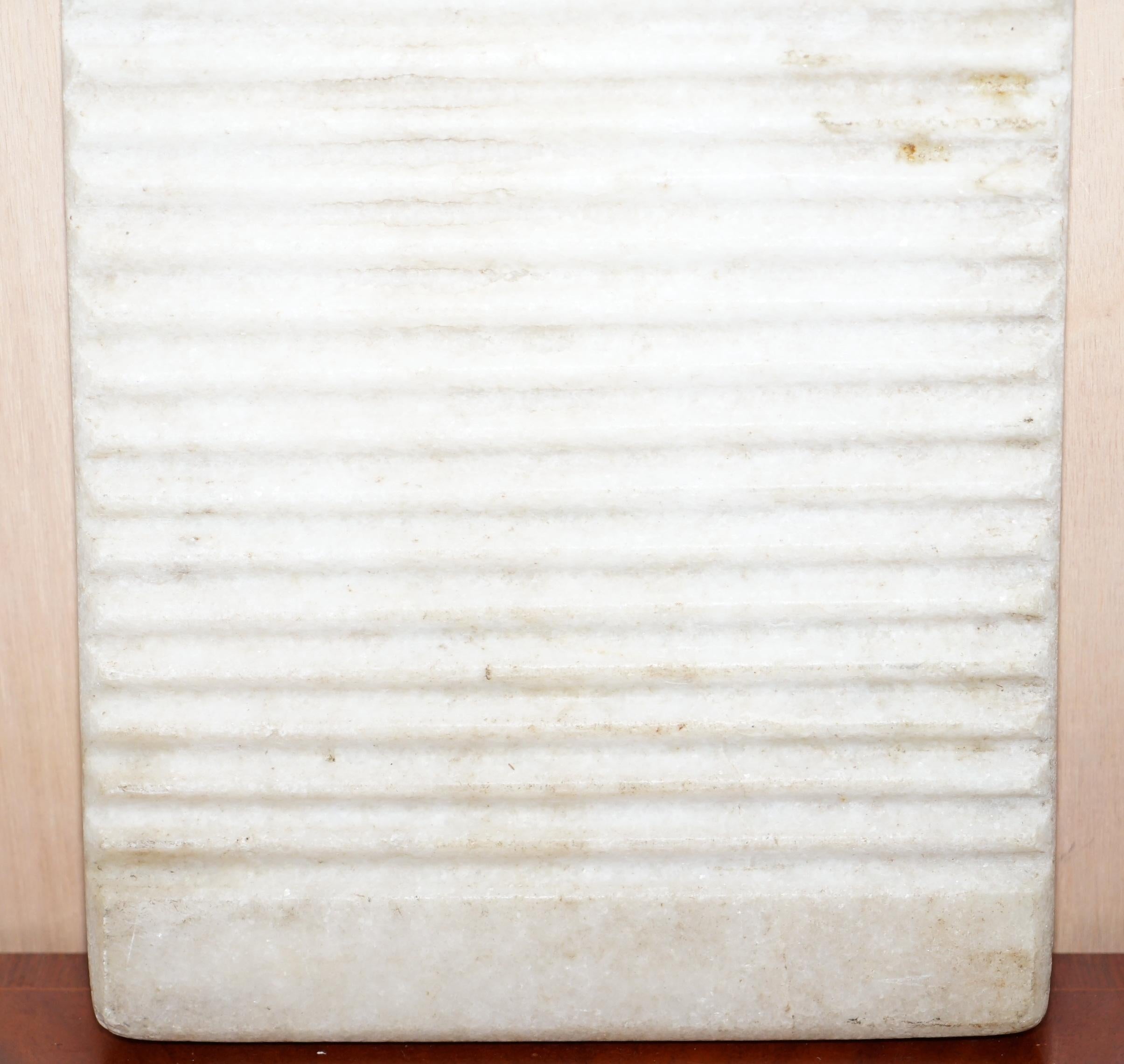 Espagnol Rare planche à laver en marbre massif espagnole du 19ème siècle pour laver le linge à l'ancienne en vente
