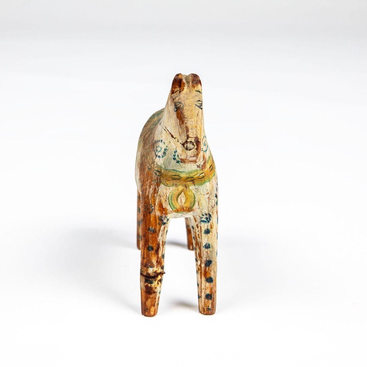 Arte popolare Raro cavallo Dala svedese del XIX secolo in vernice policroma originale in vendita