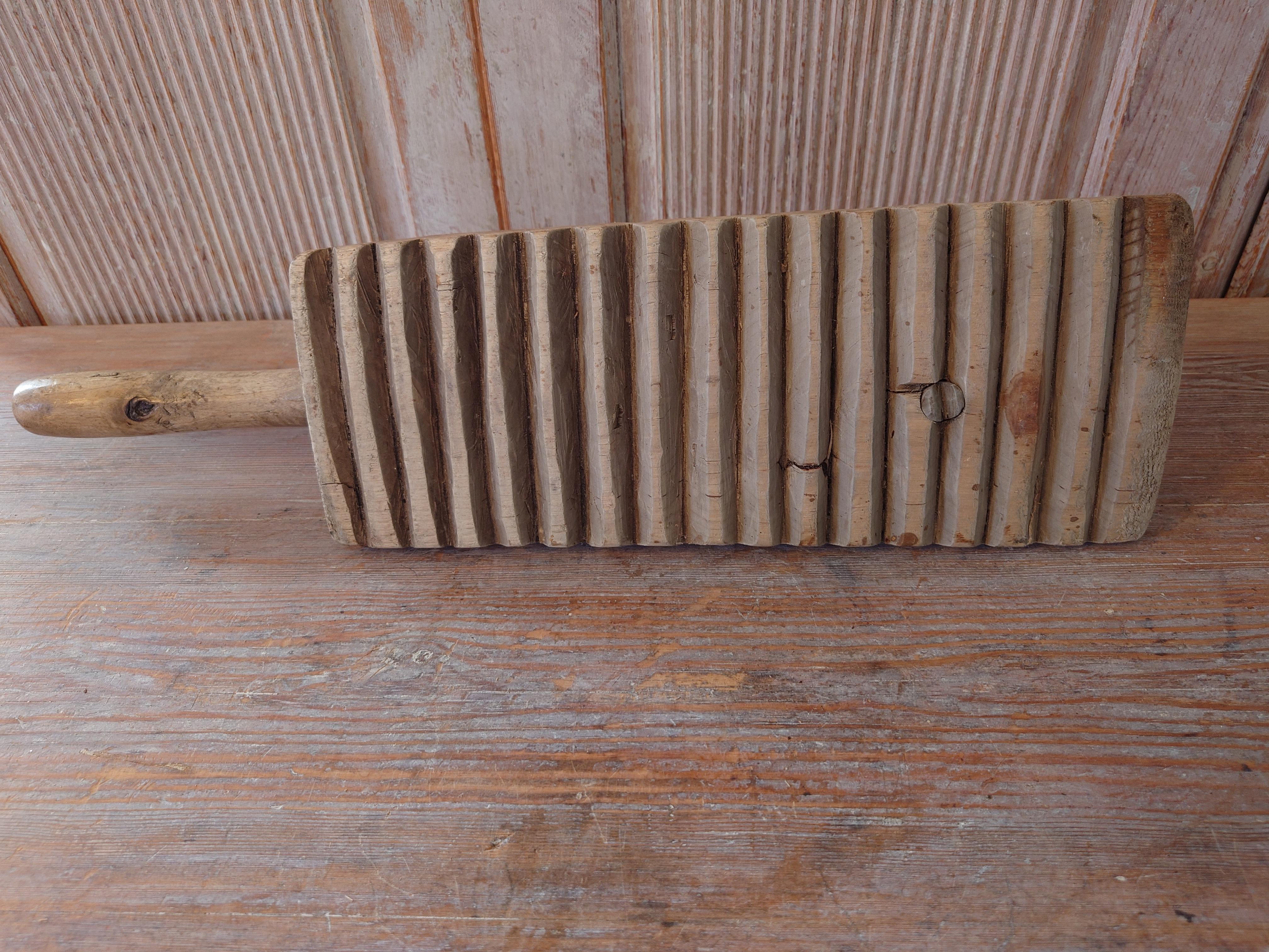 Rare 19th Century Swedish Solid wooden Wash Board for Washing Clothes Old For Sale 7