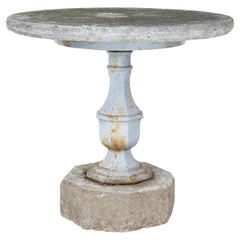 Rare table de jardin suédoise du 19ème siècle en pierre et fer