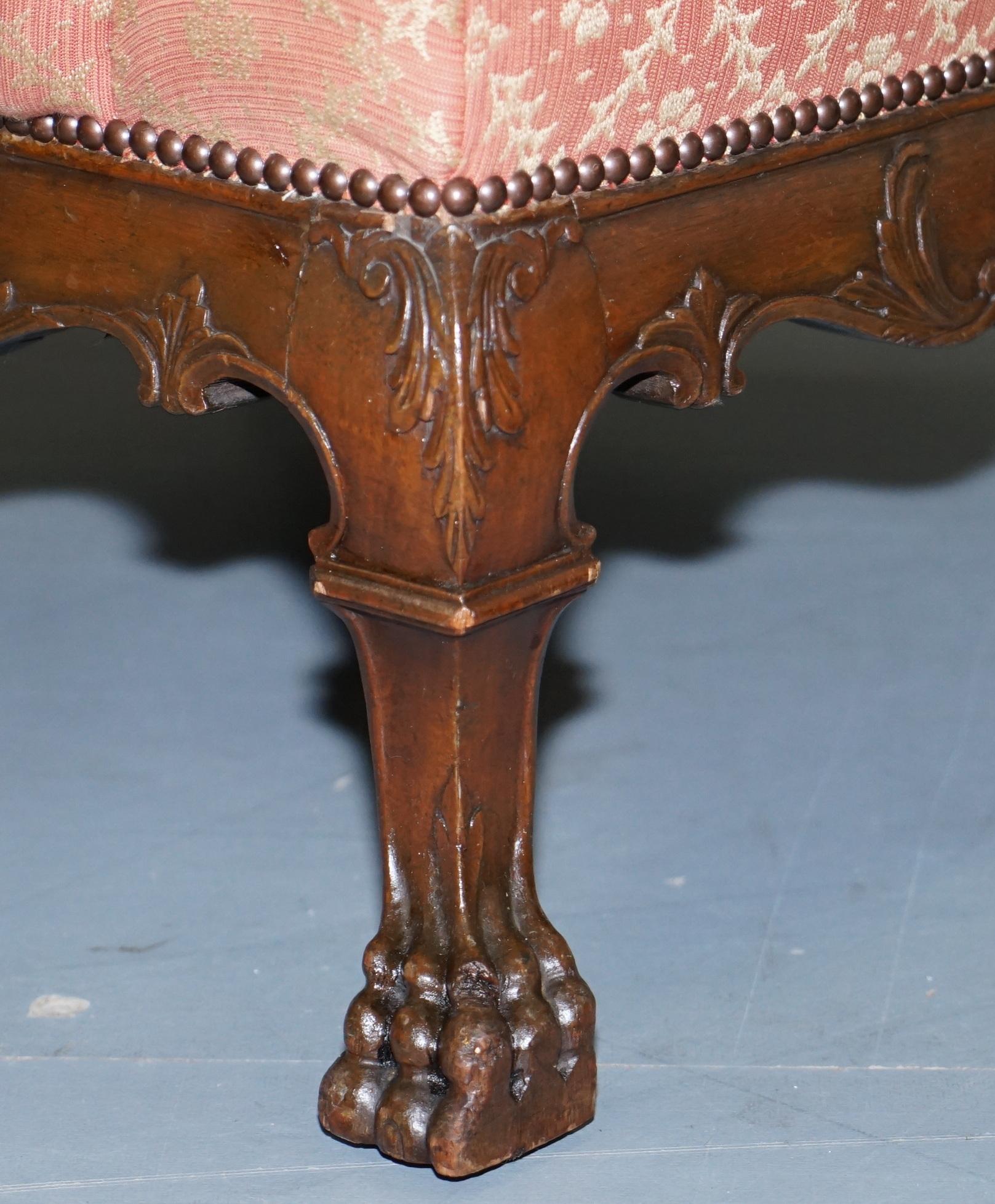 Seltener Thomas Chippendale Sessel mit leichter Ohrensessellehne aus stark geschnitztem Holz, 19. Jahrhundert im Angebot 1