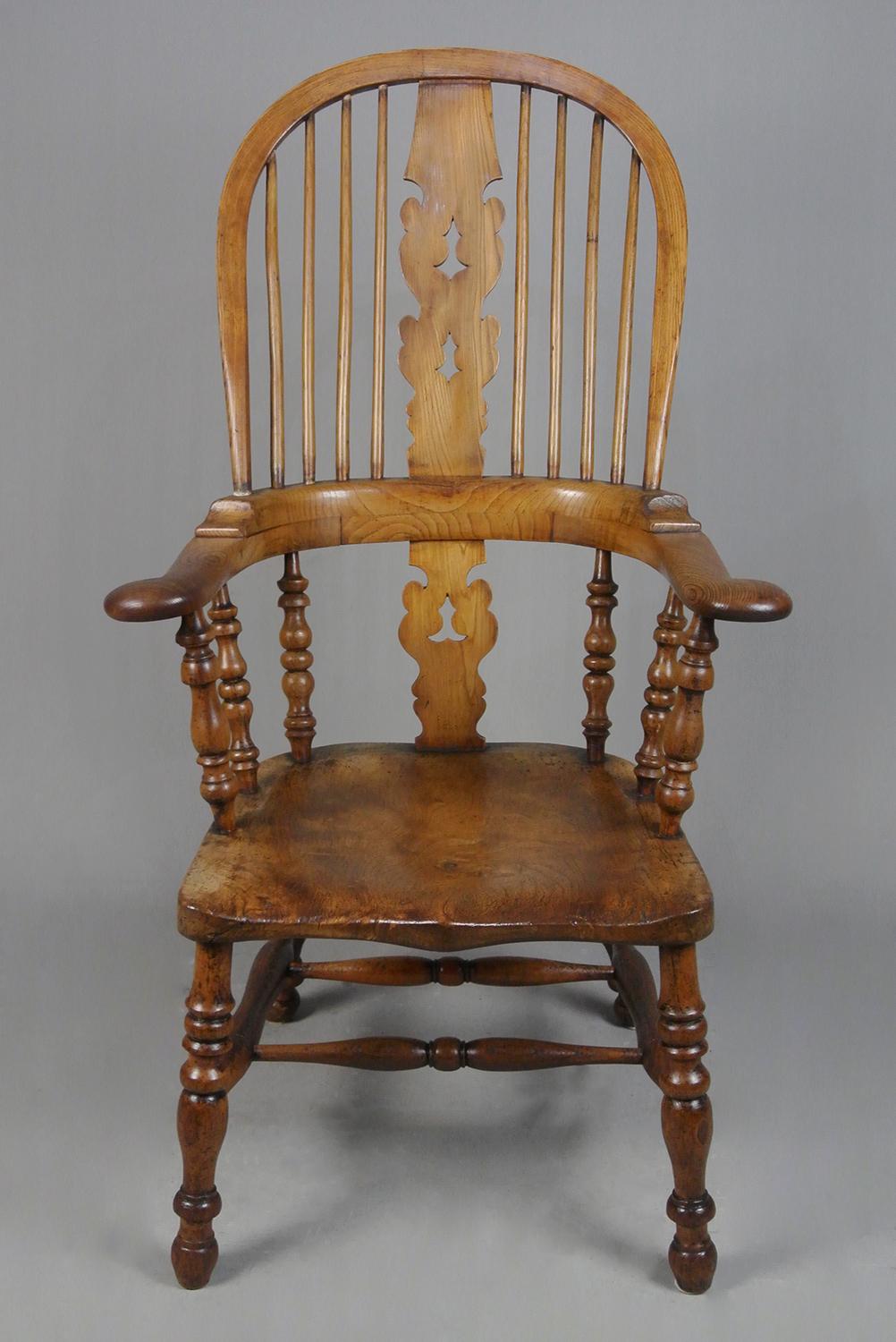 Rare 19th Century Yew, Elm and Ash Windsor Chair c. 1850 For Sale 1