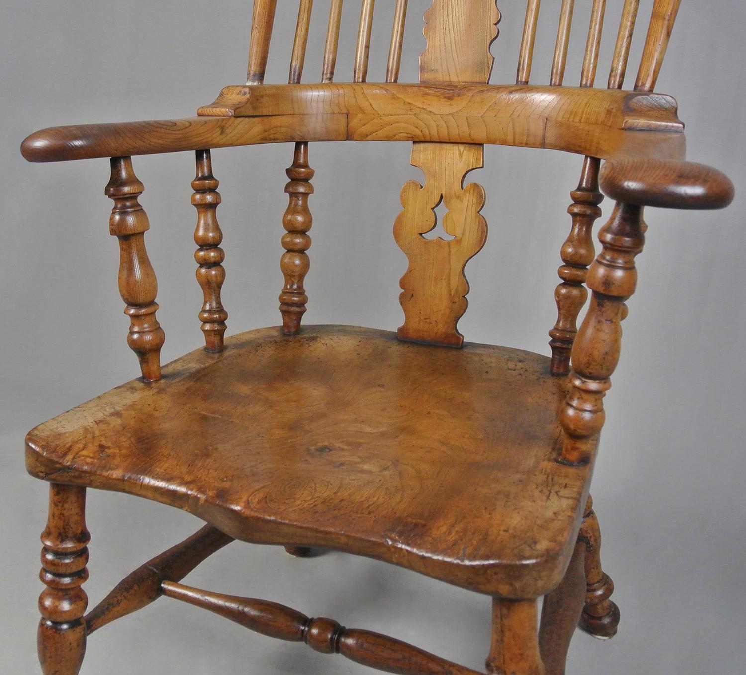 Rare 19th Century Yew, Elm and Ash Windsor Chair c. 1850 For Sale 2