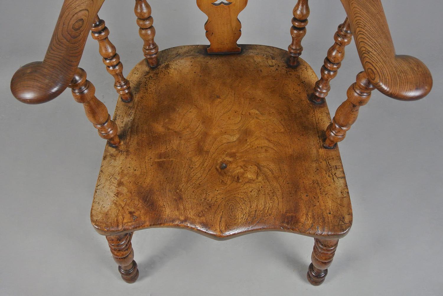 Rare 19th Century Yew, Elm and Ash Windsor Chair c. 1850 For Sale 3