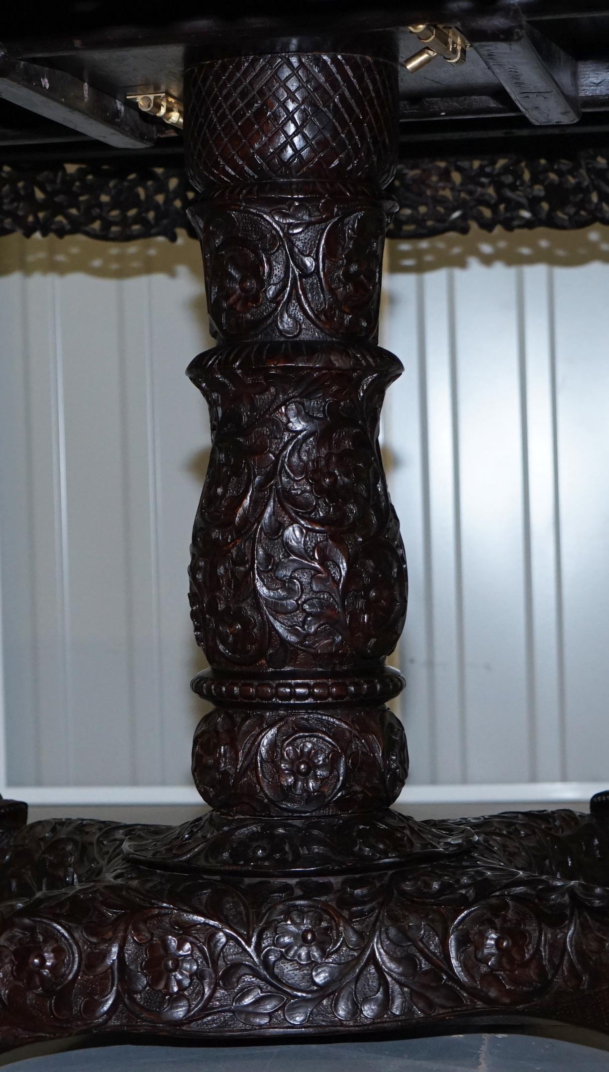 Rare 19th Century Anglo Indian Padauk Table Hand Carved Hardwood Lions & Flowers For Sale 5