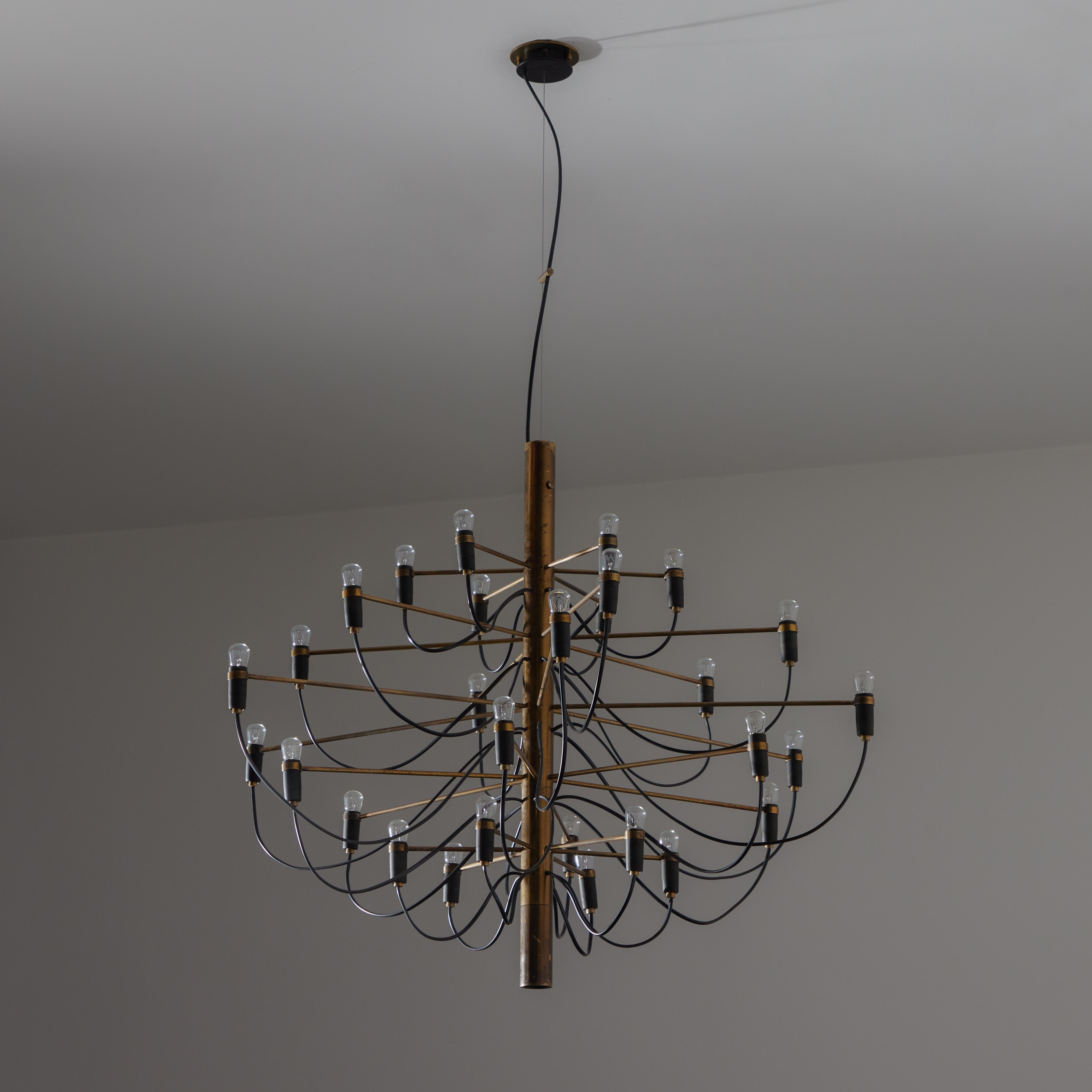 Raro lampadario modello 2097 in prima edizione di Gino Sarfatti for Arteluce in vendita 3