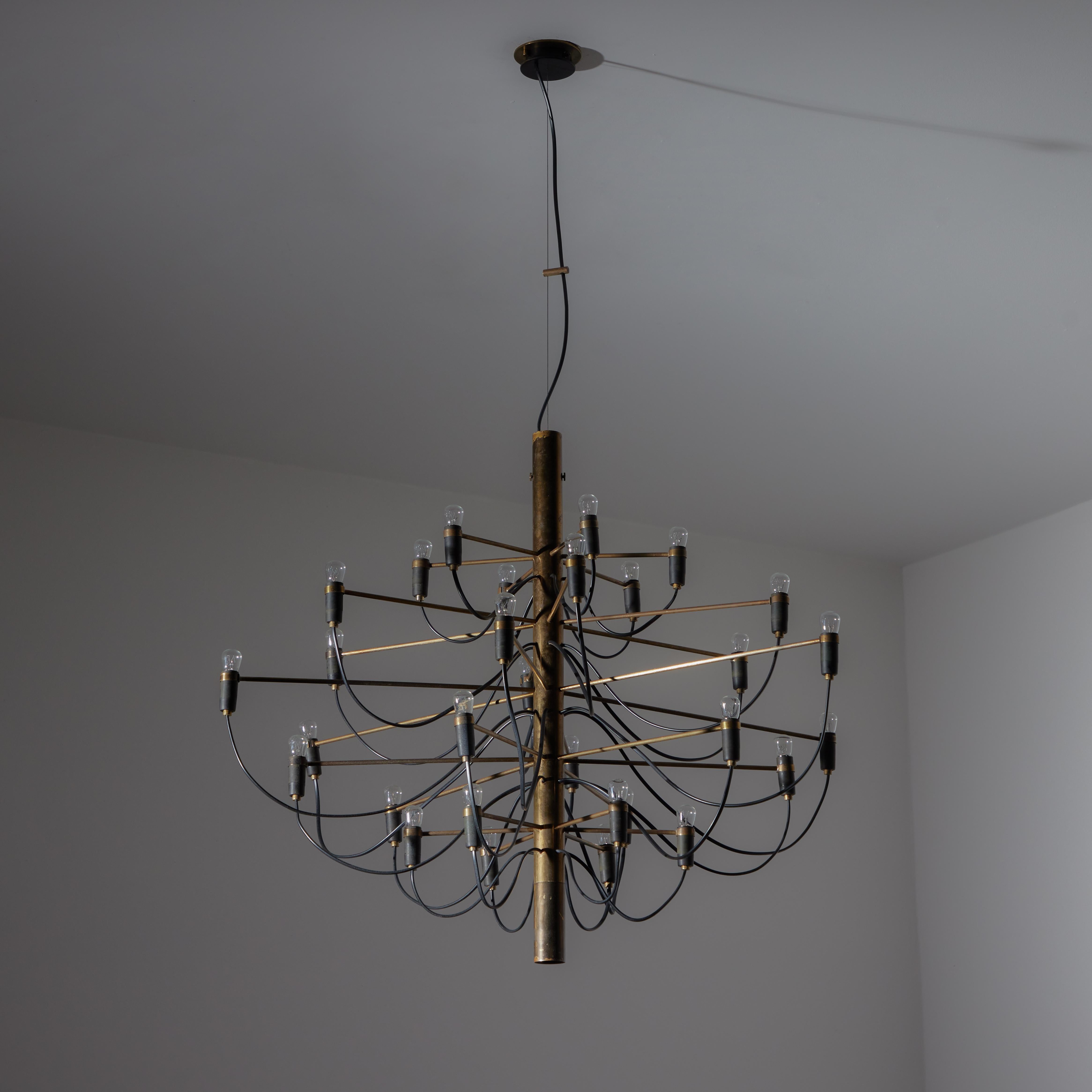 Raro lampadario modello 2097 in prima edizione di Gino Sarfatti for Arteluce In condizioni buone in vendita a Los Angeles, CA