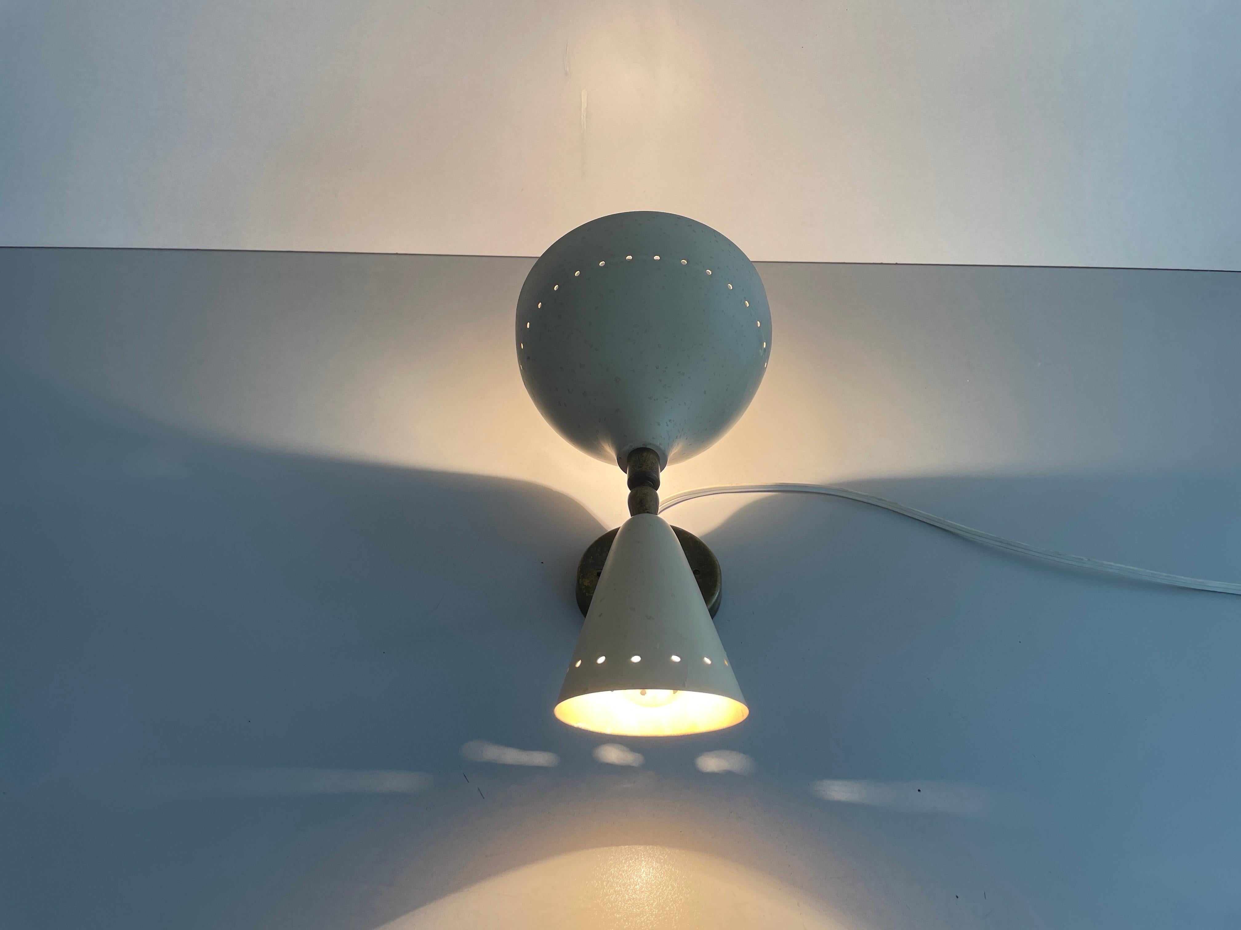 Seltener 2-köpfiger Wandleuchter aus Messing von Lumen, 1950er Jahre, Italien im Angebot 7