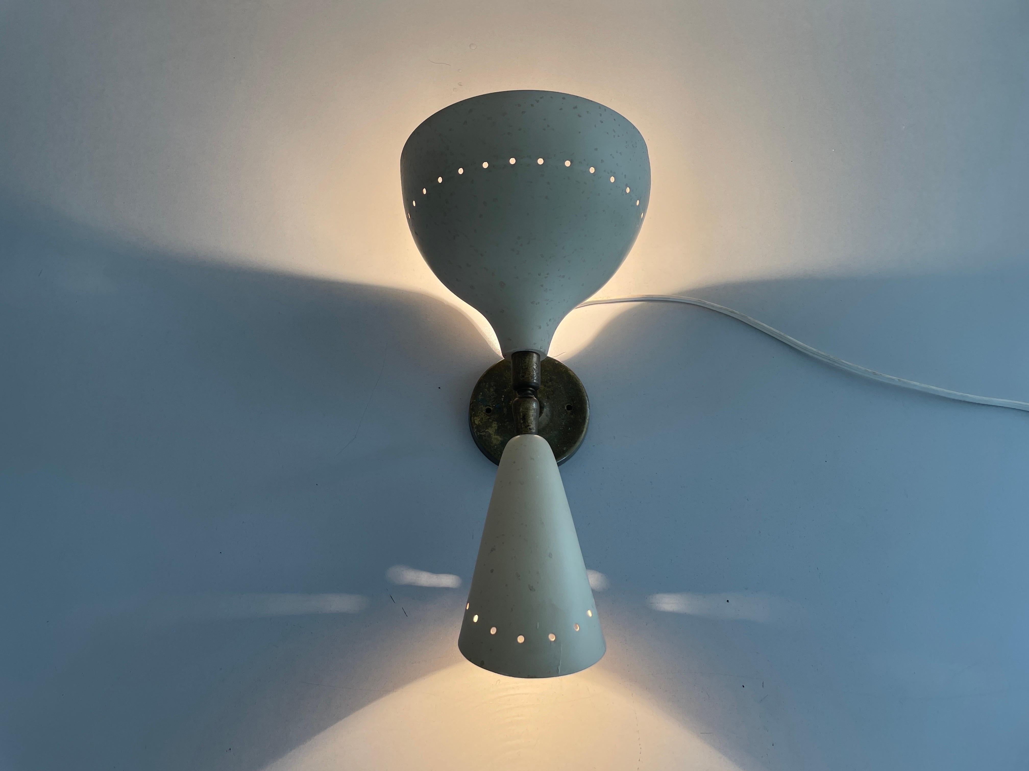 Seltener 2-köpfiger Wandleuchter aus Messing von Lumen, 1950er Jahre, Italien im Angebot 10