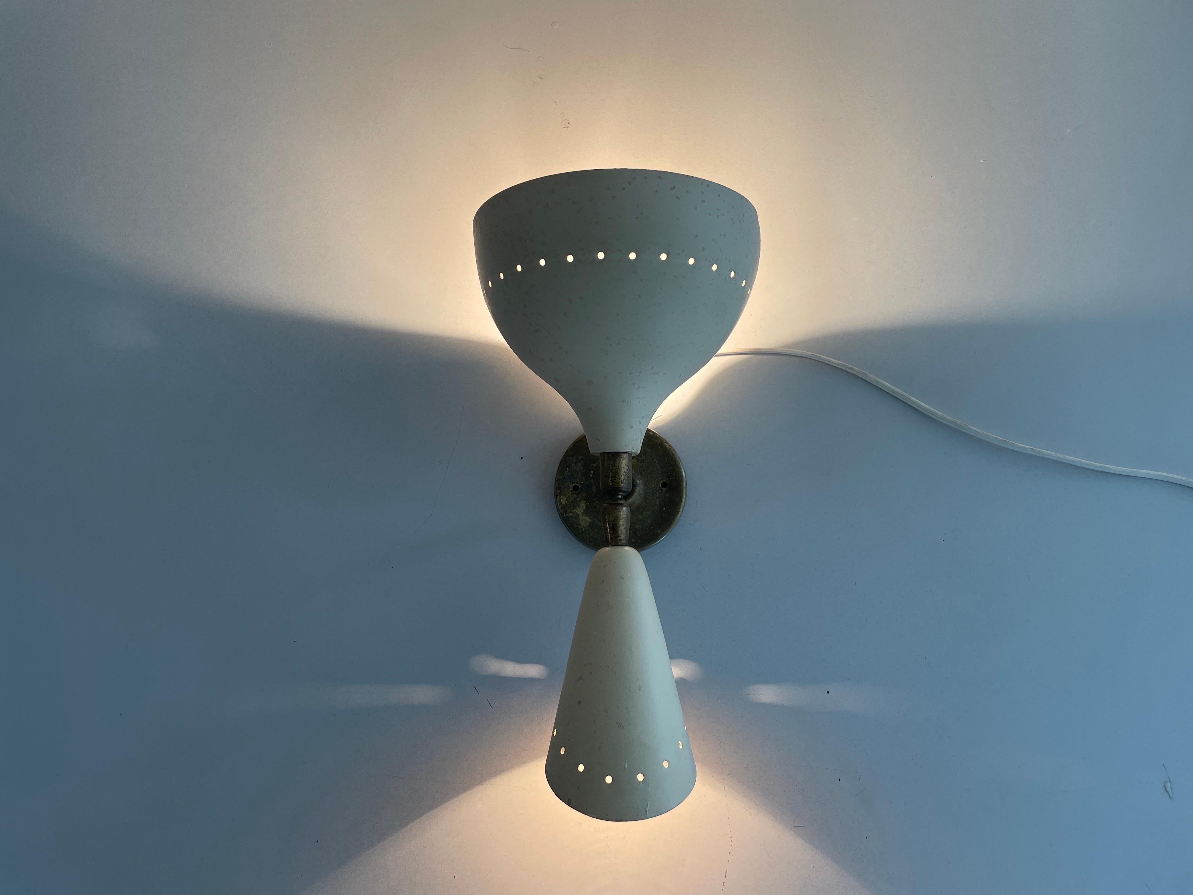 Seltener 2-köpfiger Wandleuchter aus Messing von Lumen, 1950er Jahre, Italien im Angebot 11