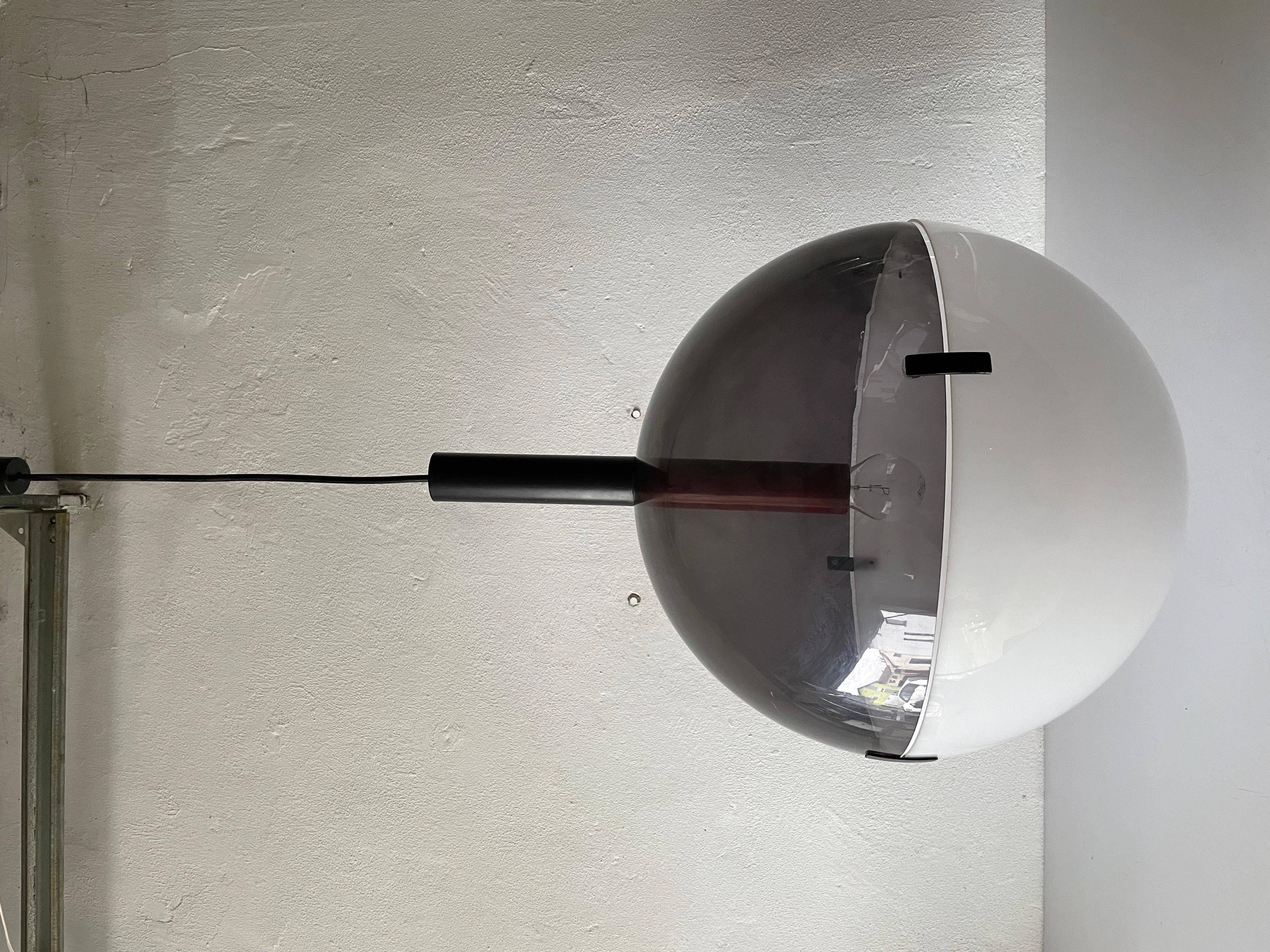 Seltene 2-teilige Plexiglas-Deckenleuchte XL im Kugeldesign von Stilux Milano, 60er Jahre, Italien im Zustand „Hervorragend“ im Angebot in Hagenbach, DE