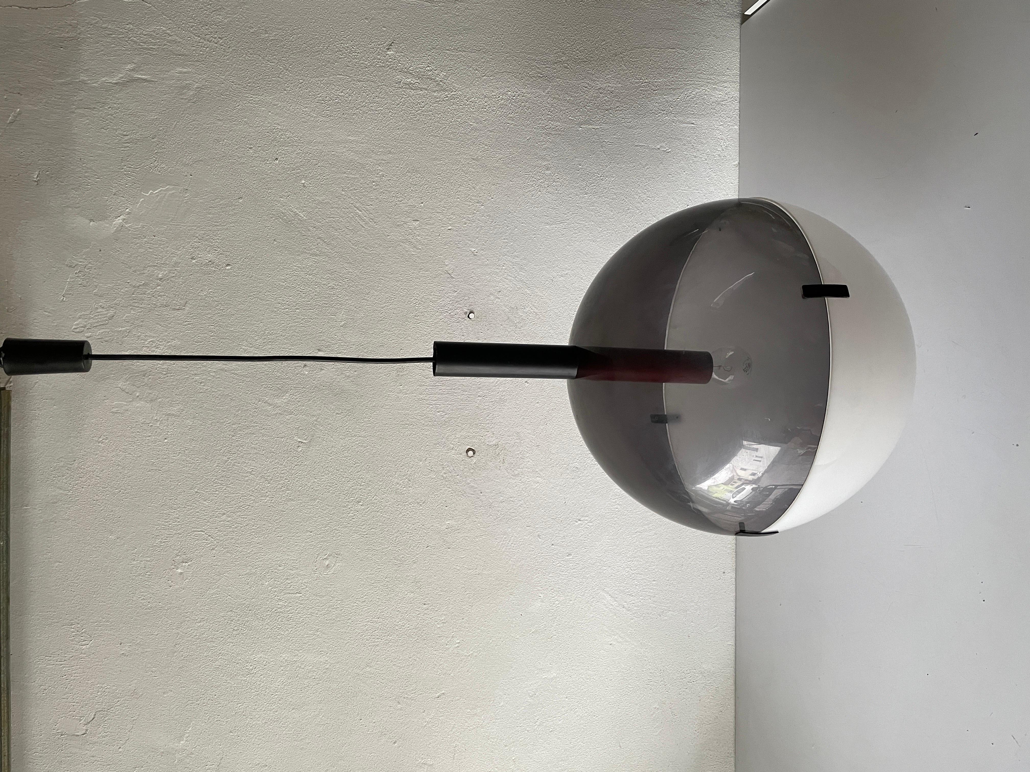 Seltene 2-teilige Plexiglas-Deckenleuchte XL im Kugeldesign von Stilux Milano, 60er Jahre, Italien (Mitte des 20. Jahrhunderts) im Angebot