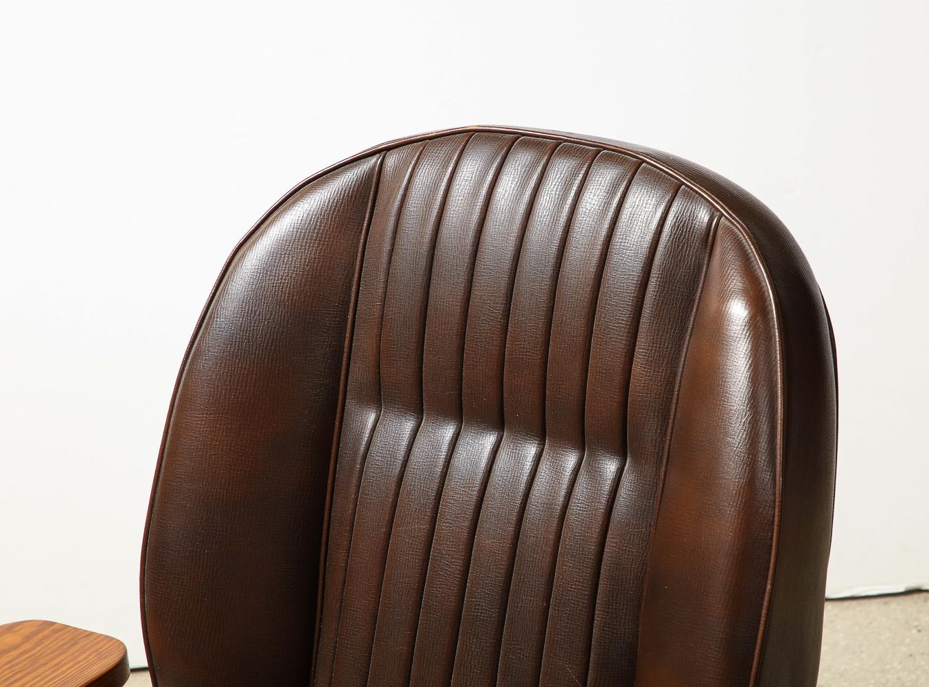 Seltenes 2-Sitzer-Sofa von Amedeo Albertini (Handgefertigt) im Angebot