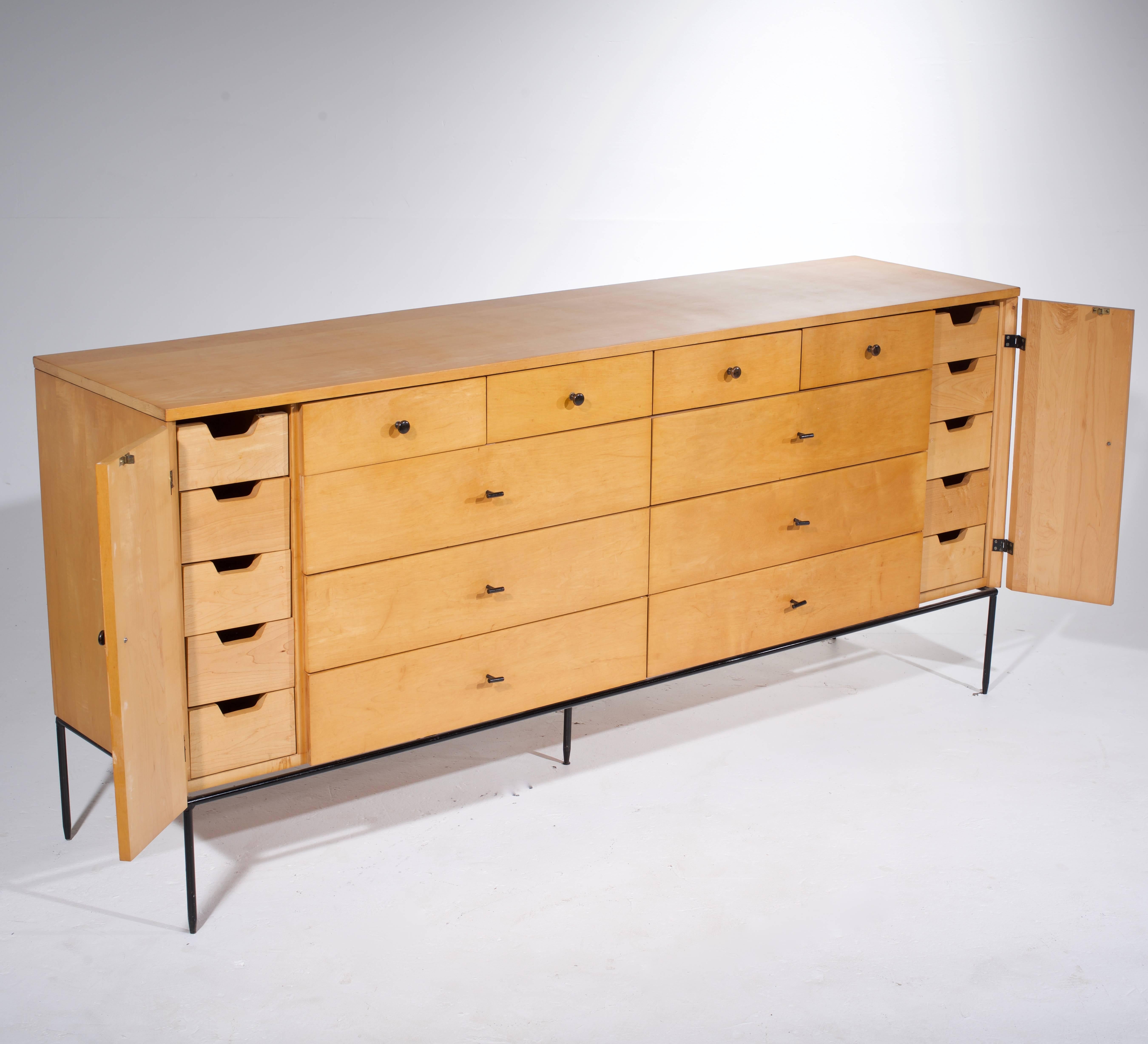 Rare 20-Drawer Dresser by Paul McCobb for Planner Group in Natural In Excellent Condition In Los Angeles, CA