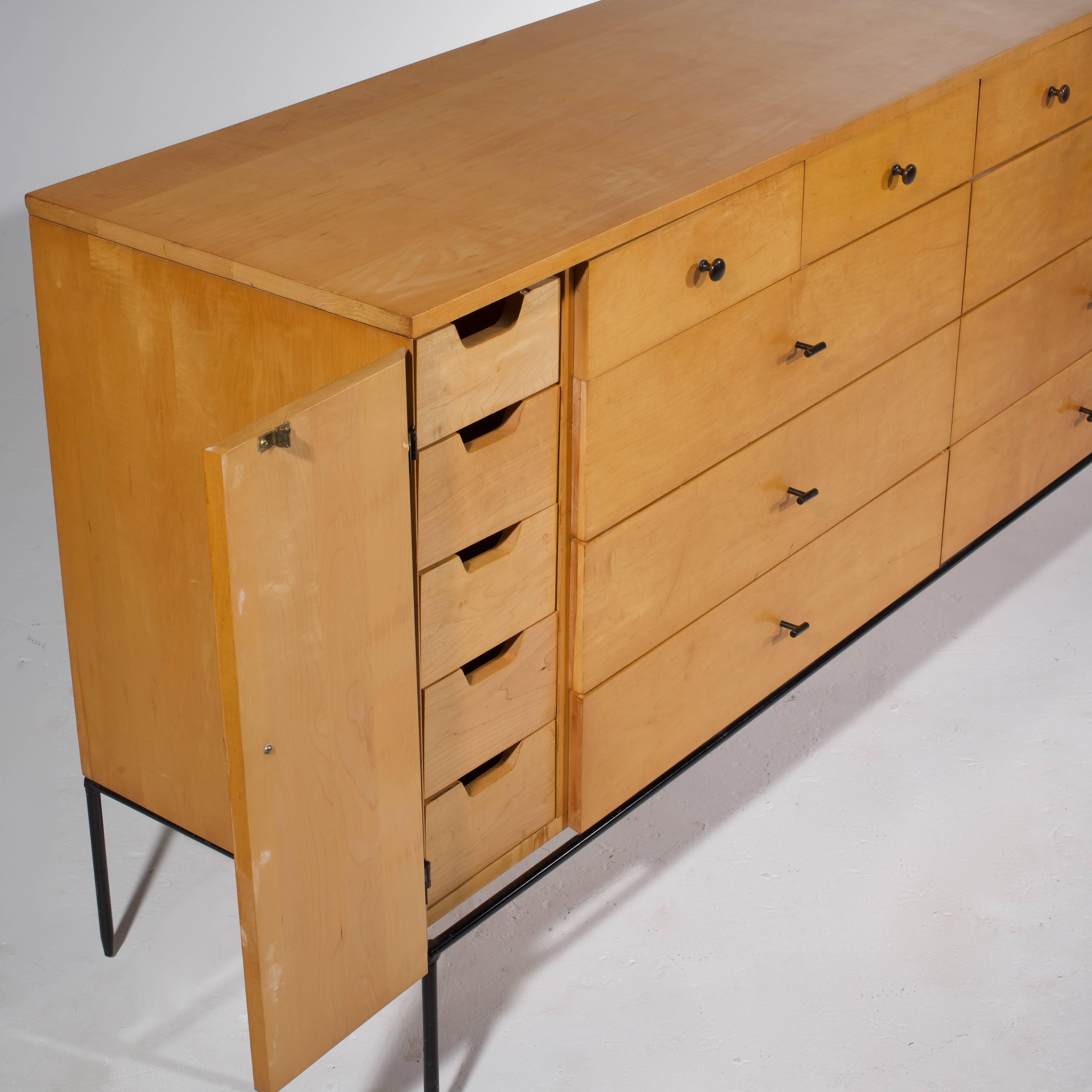 Rare 20-Drawer Dresser by Paul McCobb for Planner Group in Natural In Good Condition In Los Angeles, CA