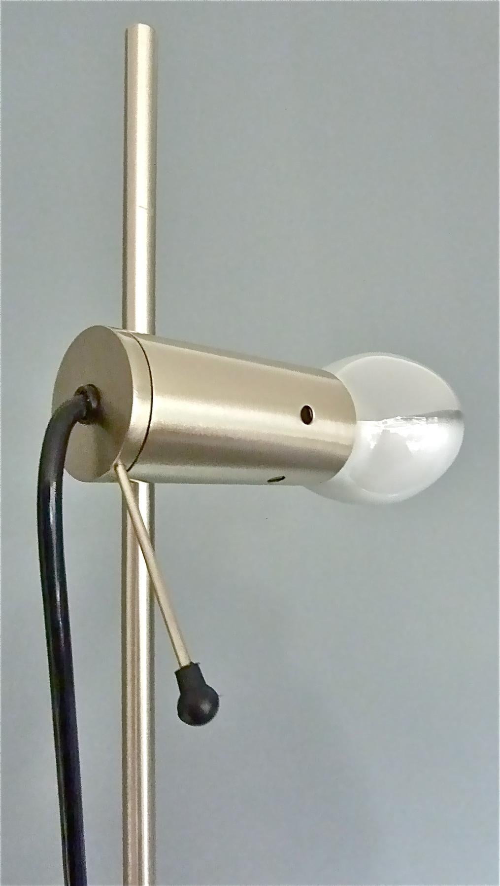 Seltene minimalistische Ikone Tito Agnoli 387 Stehlampe Oluce 1950er frühes Modell im Angebot 4