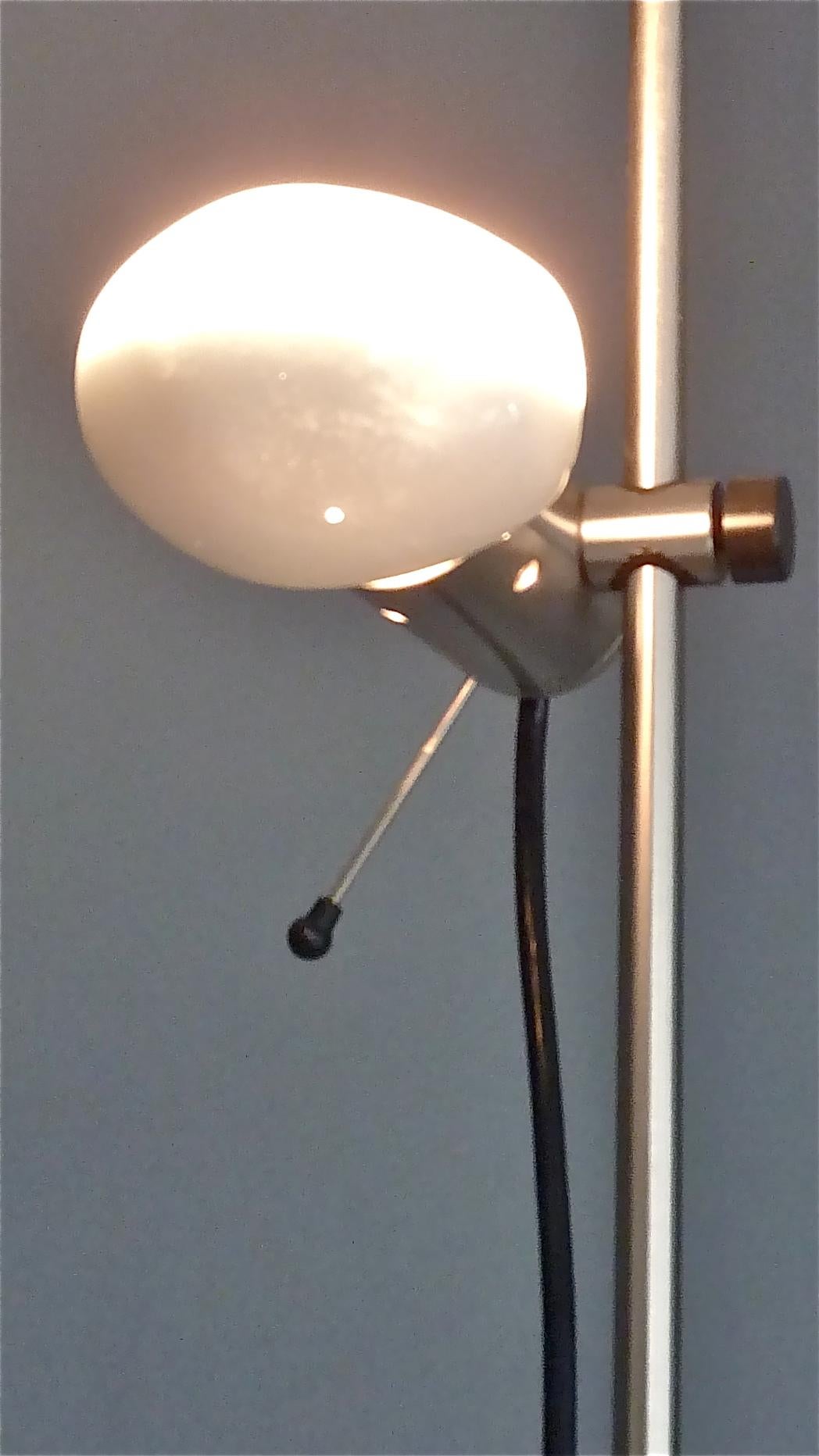 Seltene minimalistische Ikone Tito Agnoli 387 Stehlampe Oluce 1950er frühes Modell im Angebot 9