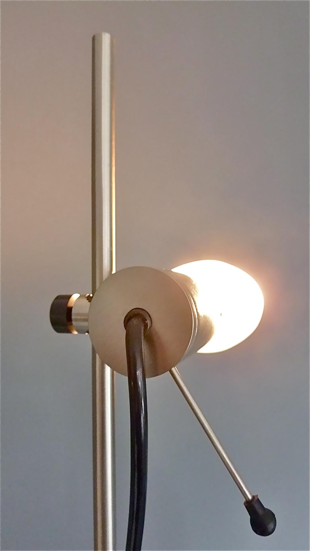 Seltene minimalistische Ikone Tito Agnoli 387 Stehlampe Oluce 1950er frühes Modell im Angebot 10