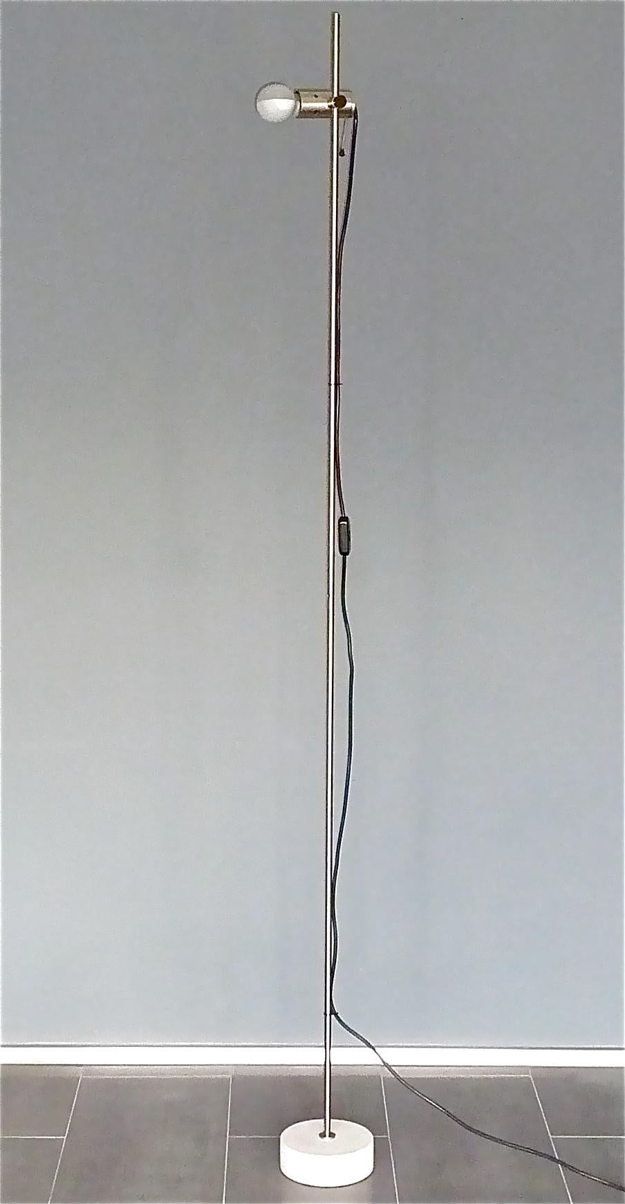 Seltene minimalistische Ikone Tito Agnoli 387 Stehlampe Oluce 1950er frühes Modell (Italienisch) im Angebot