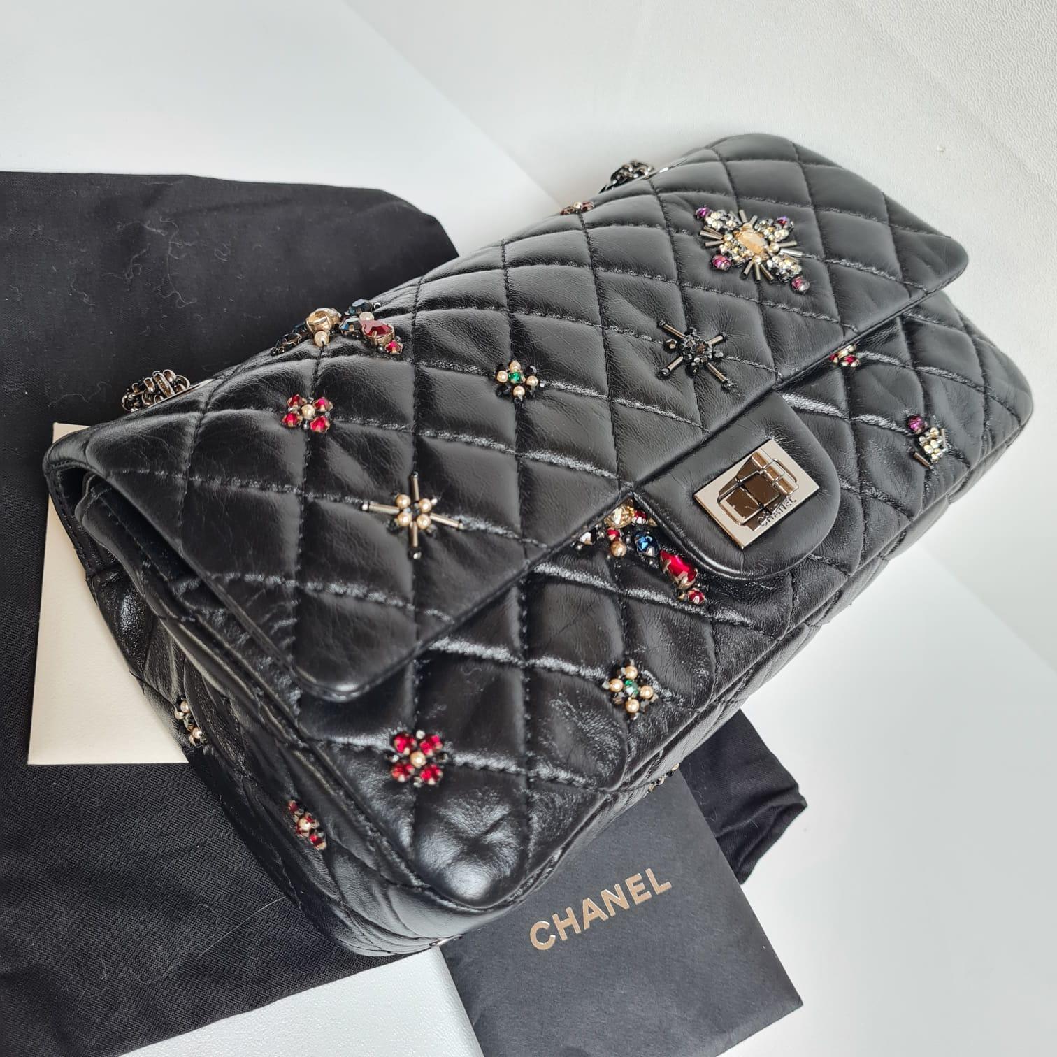 Rare 2000s Chanel Black Quilted Paris-Londres 255 Embellished Reissue Bag For Sale 11