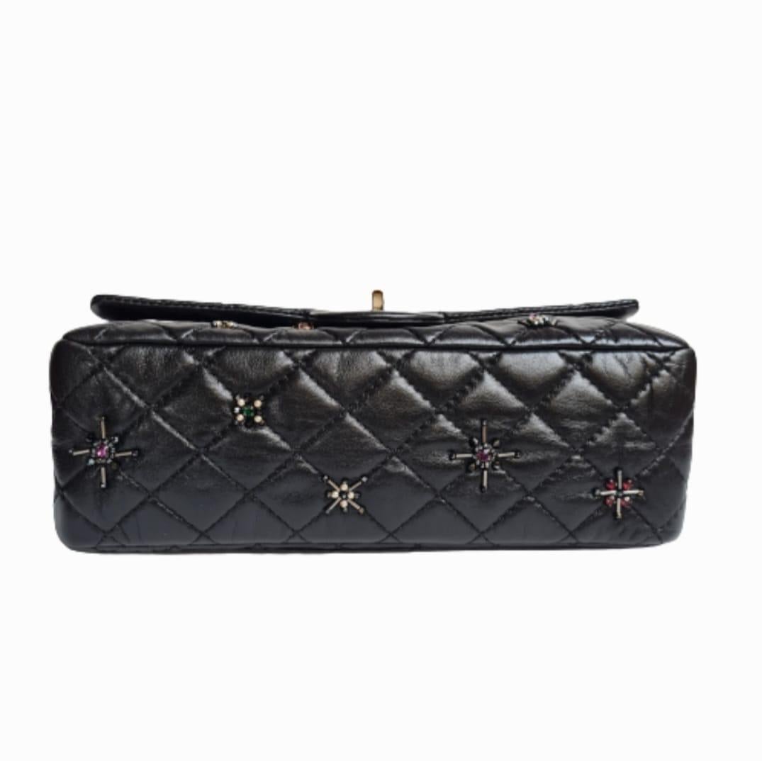 Rare 2000s Chanel Black Quilted Paris-Londres 255 Embellished Reissue Bag For Sale 16