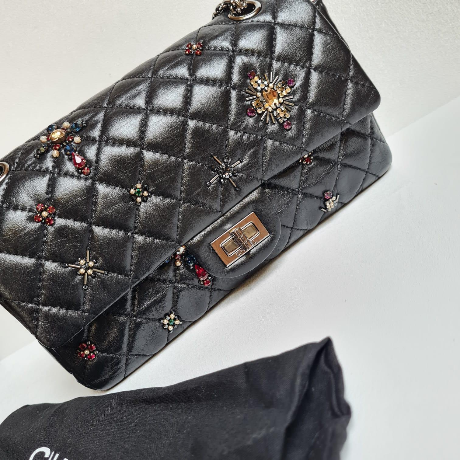 Rare 2000s Chanel Black Quilted Paris-Londres 255 Embellished Reissue Bag For Sale 3