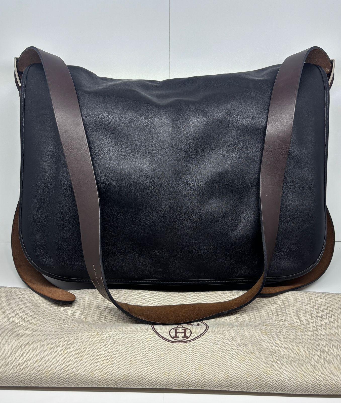 Rara bolsa de mensajero Hermes 2011 de cuero negro de Sikkim Barda 43. Negro en venta