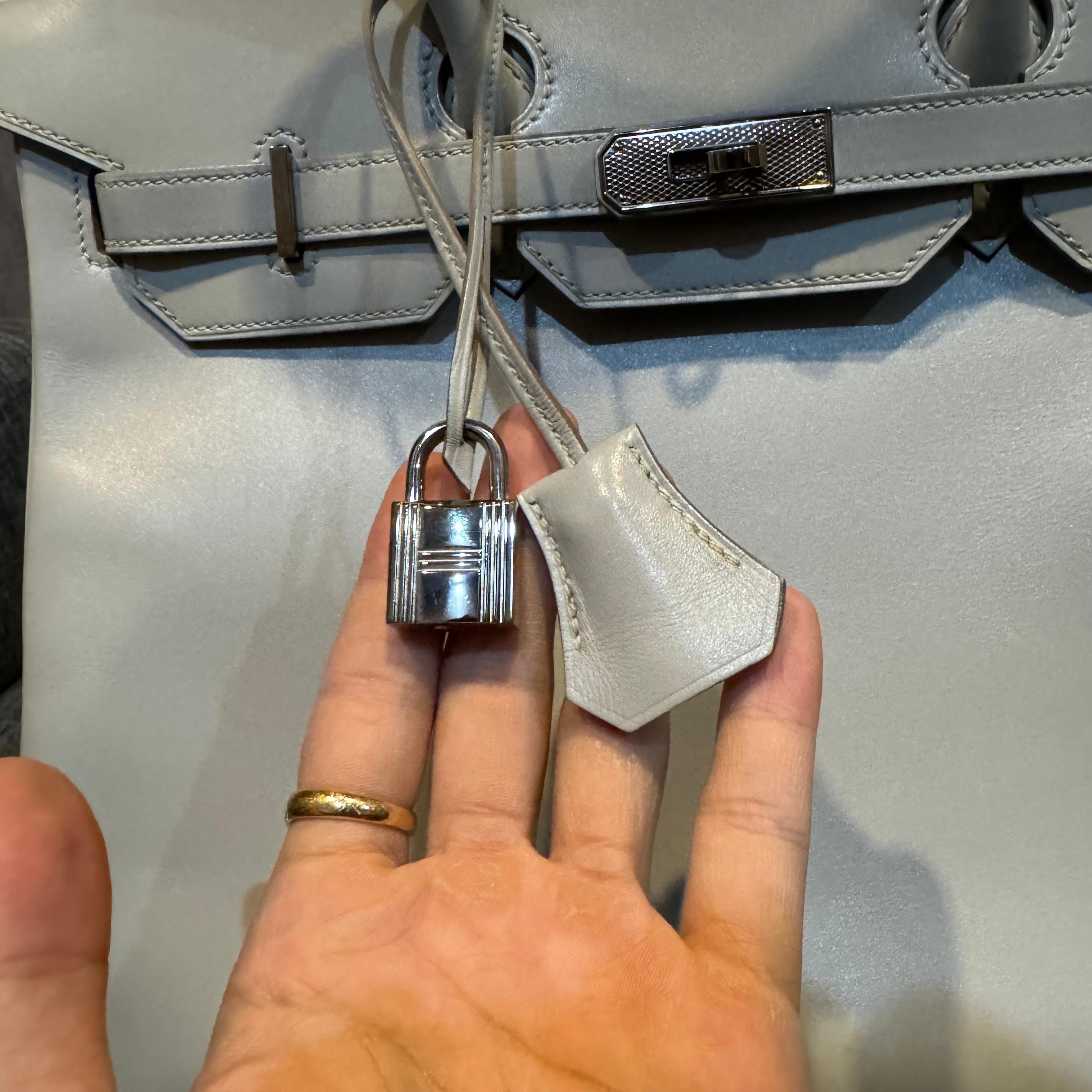 Rare 2013 Hermes Tadelakt Gris Perle Palladium Guilloche Hardware Birkin 35 Bag For Sale 5