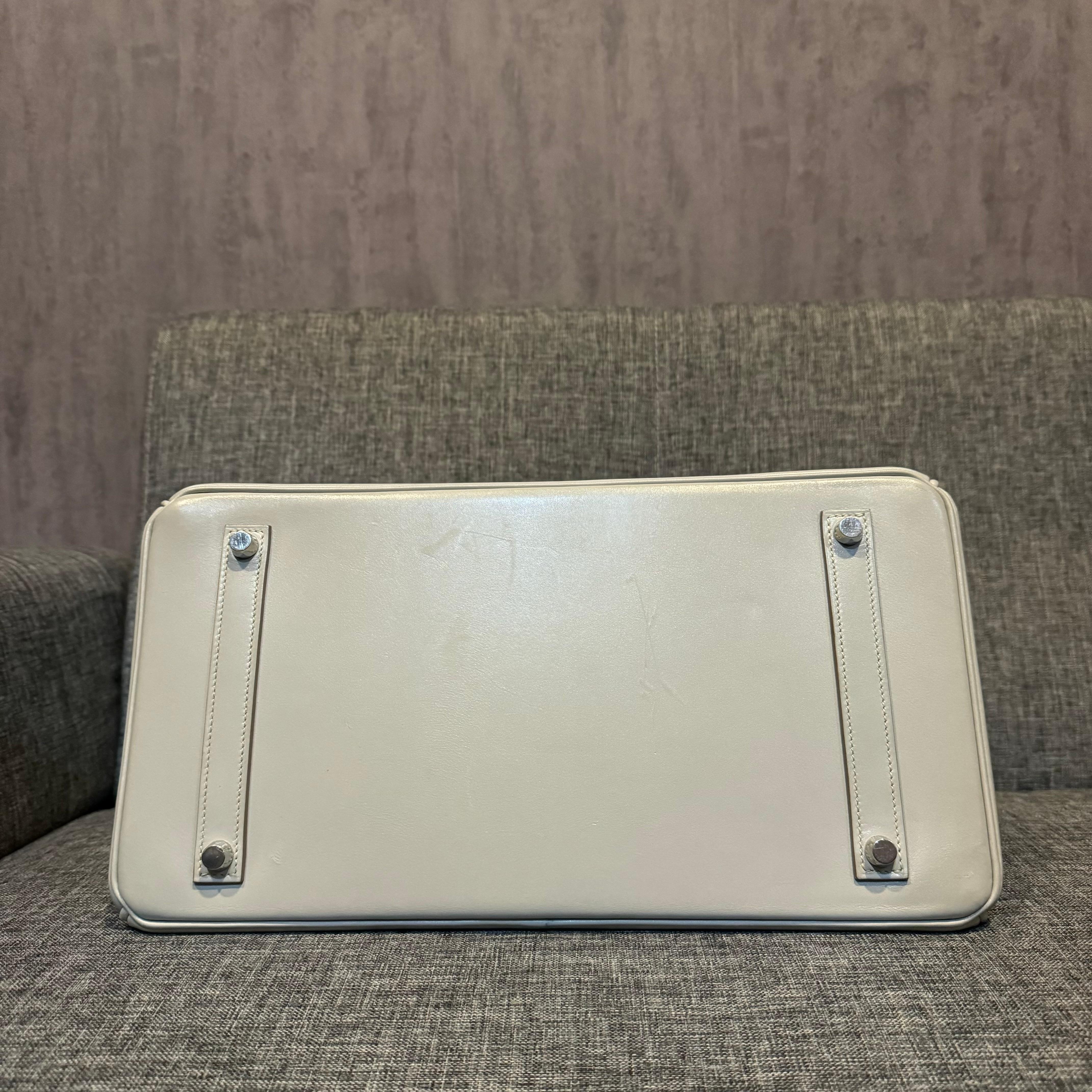 Rare 2013 Hermes Tadelakt Gris Perle Palladium Guilloche Hardware Birkin 35 Bag For Sale 7