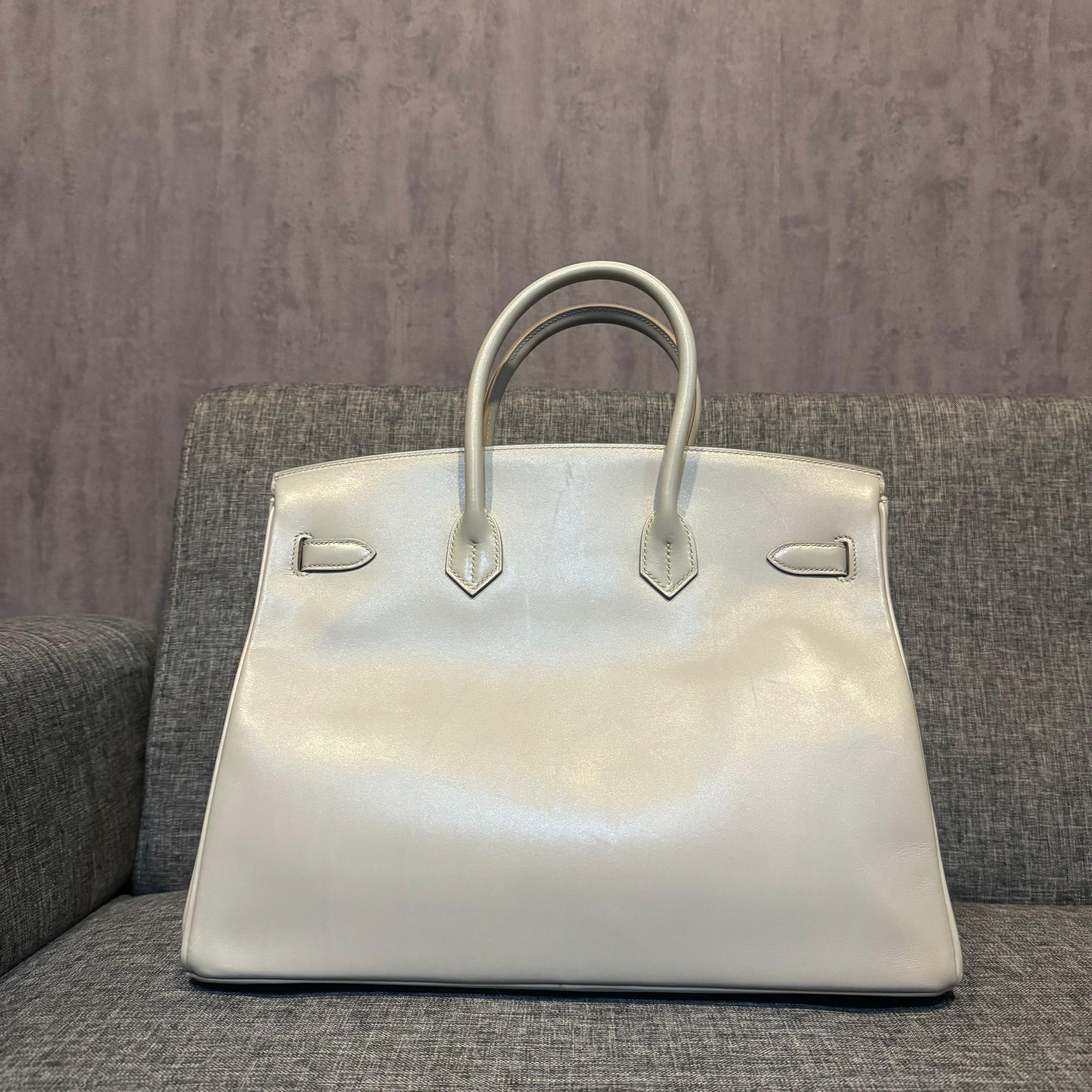 Rare 2013 Hermes Tadelakt Gris Perle Palladium Guilloche Hardware Birkin 35 Bag For Sale 11
