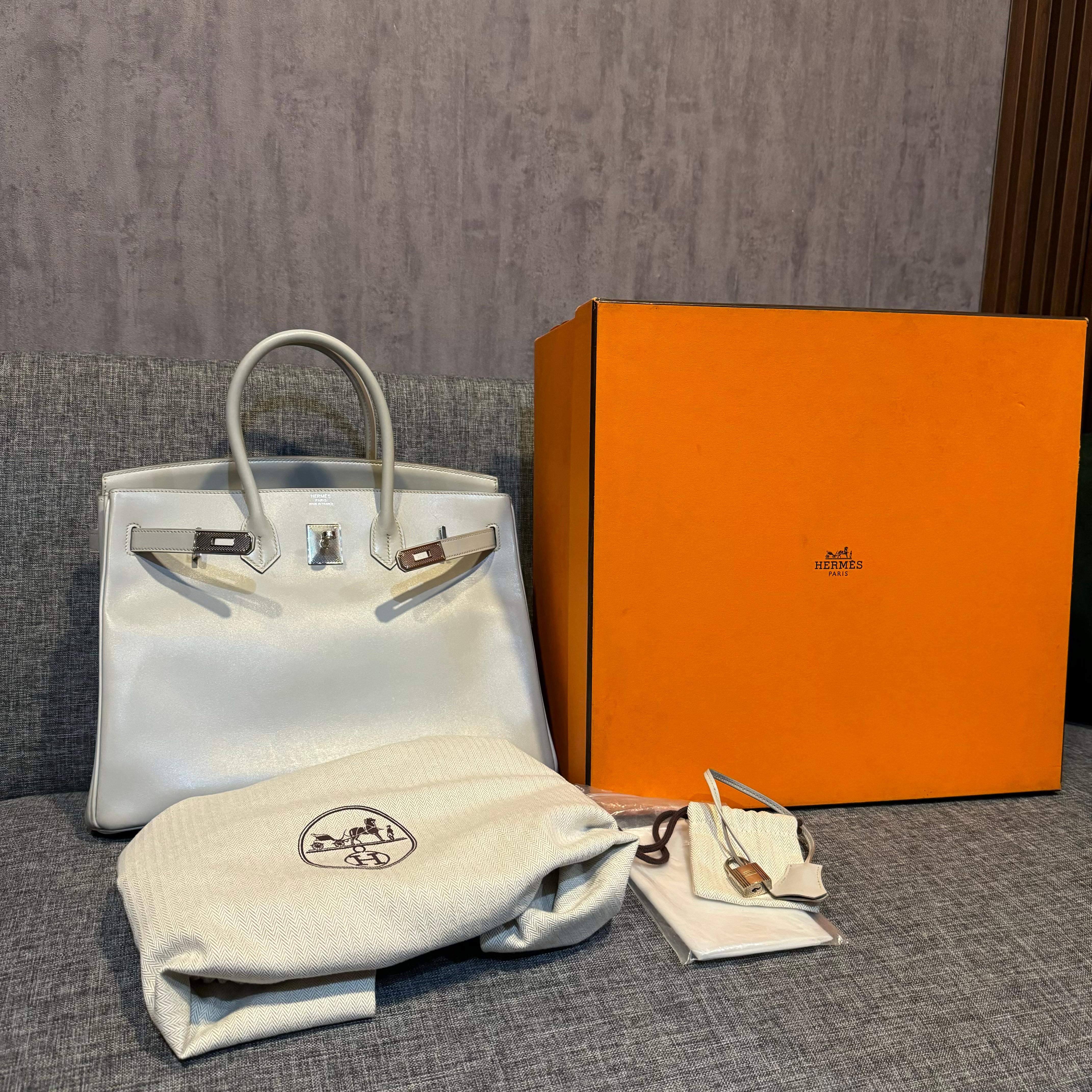 Rare 2013 Hermes Tadelakt Gris Perle Palladium Guilloche Hardware Birkin 35 Bag For Sale 4