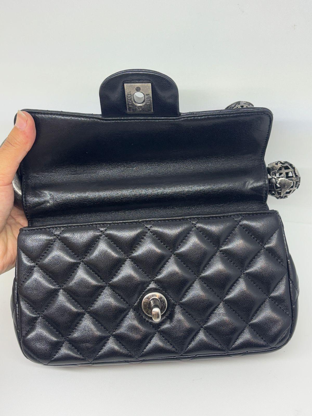 Rare 2014 Chanel Black Leather Quilted Around The World Clutch 6