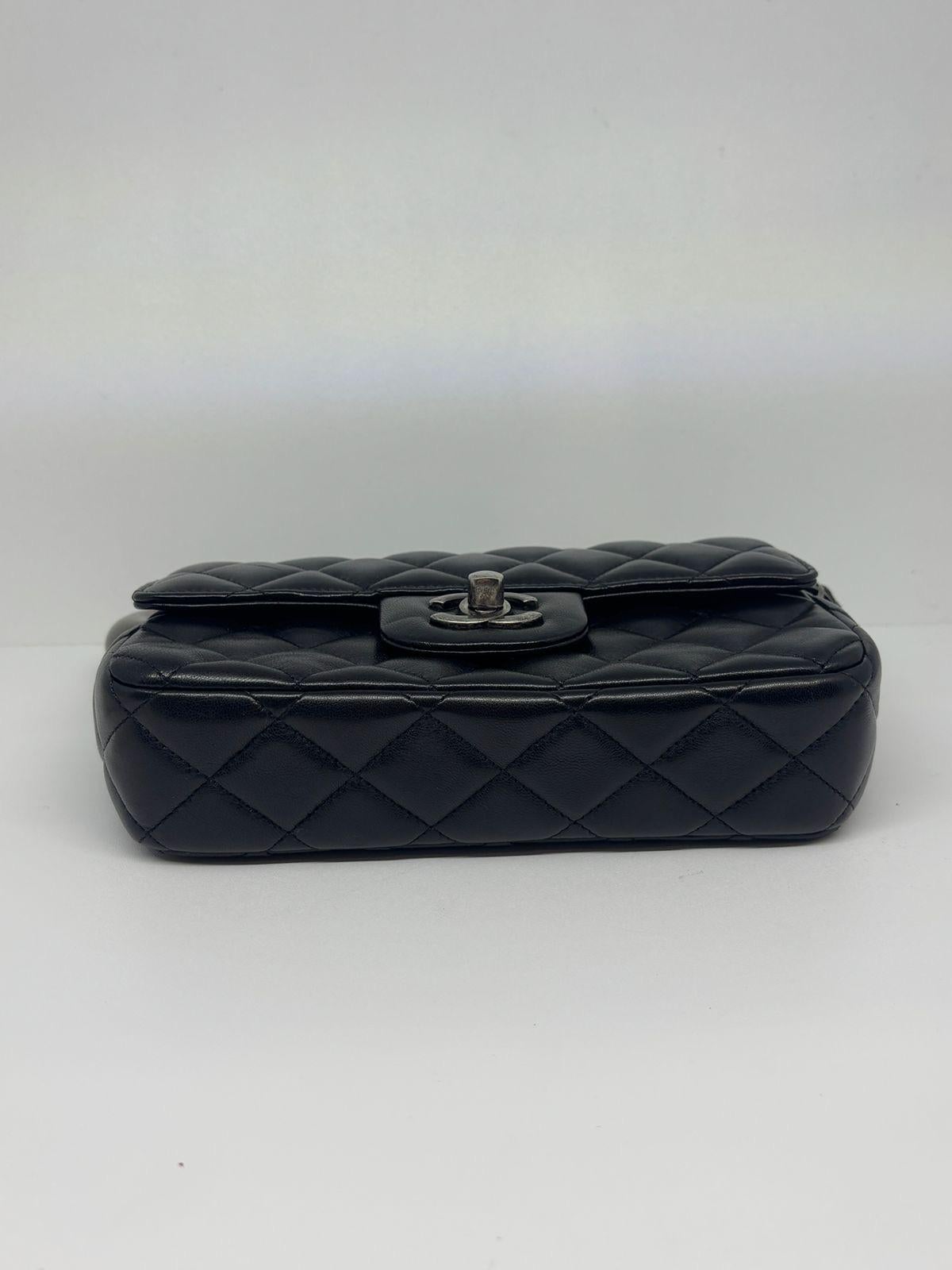 Rare 2014 Chanel Black Leather Quilted Around The World Clutch 4
