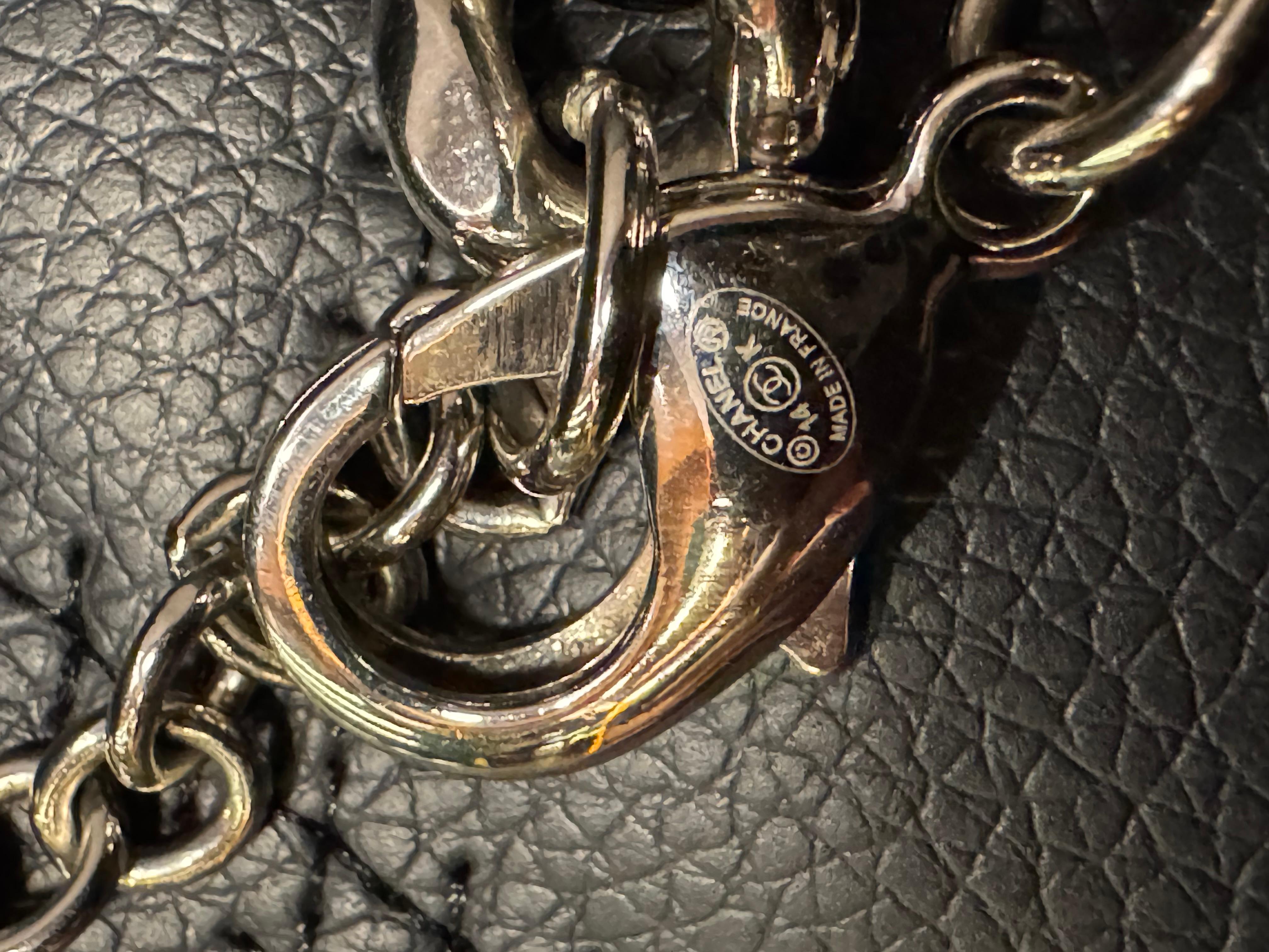 Rare 2014 Chanel CC Resin Padlock Chain Necklace In Good Condition For Sale In Jakarta, Daerah Khusus Ibukota Jakarta