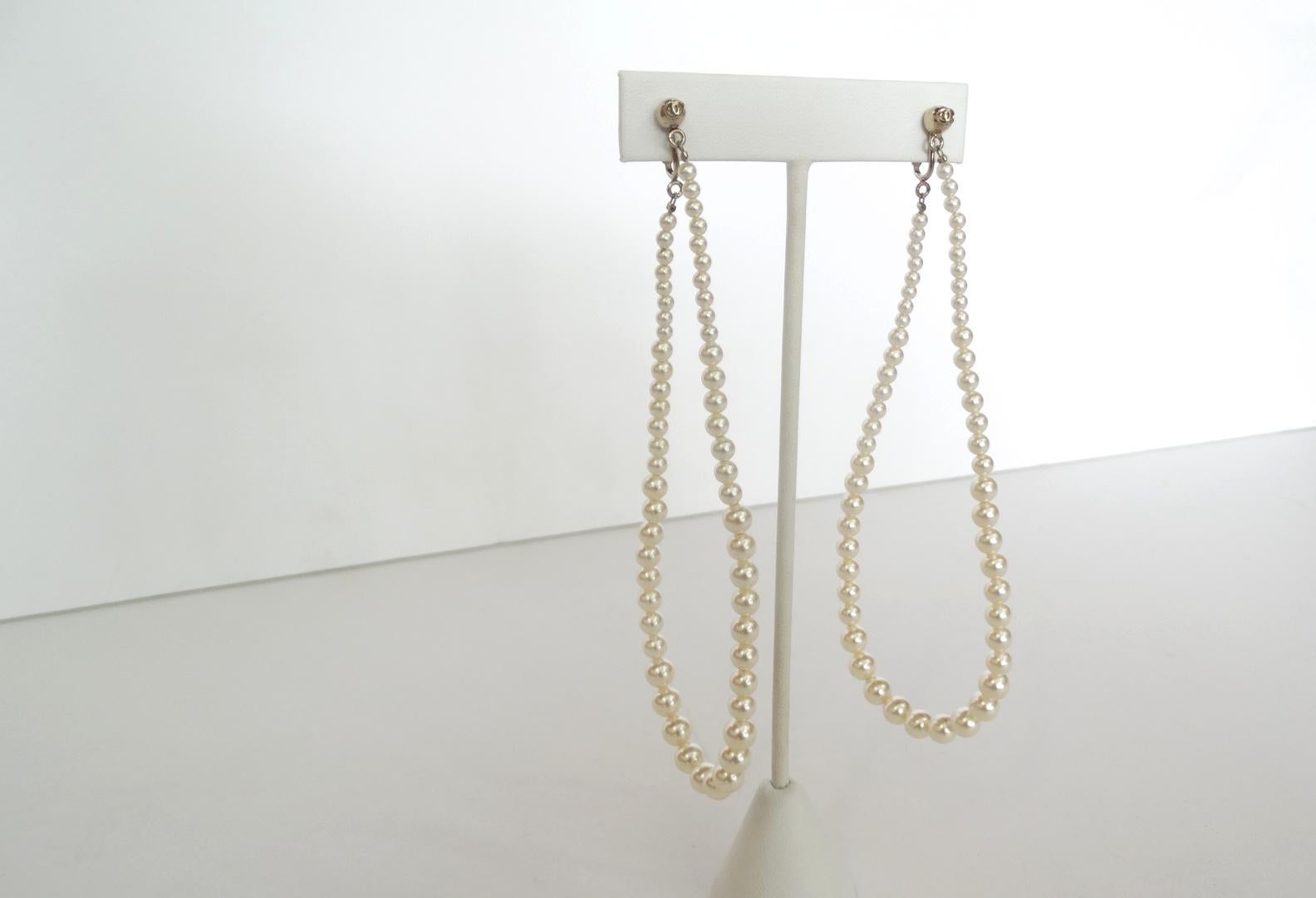 Rare 2014 Chanel Fall Pearl Hoop Earrings  In Good Condition In Scottsdale, AZ