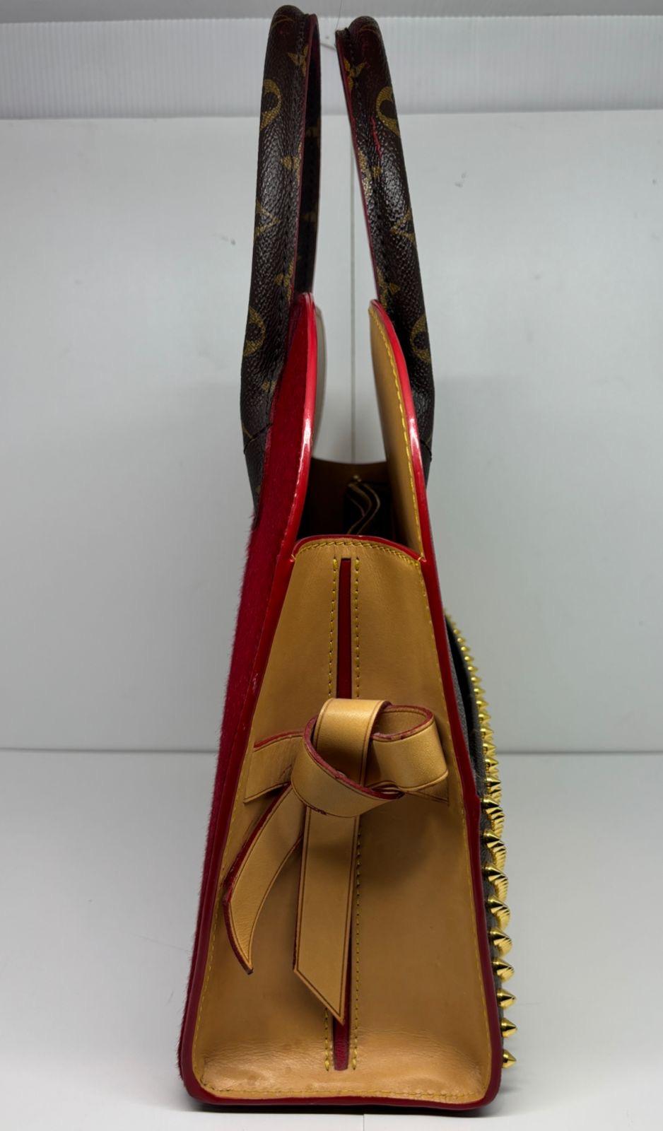Rare sac à clous Icono Crust Monogram rouge poney de Louis Vuitton x Louboutin, 2014 en vente 6