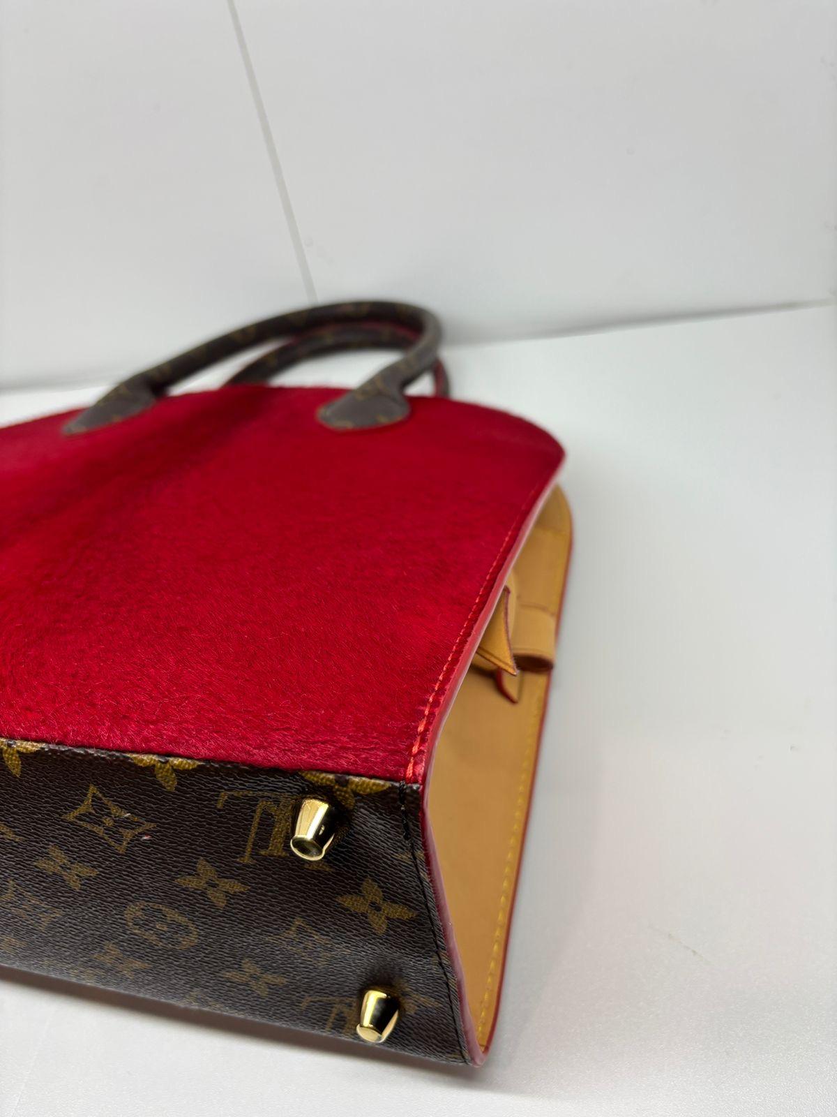 Rare sac à clous Icono Crust Monogram rouge poney de Louis Vuitton x Louboutin, 2014 en vente 7