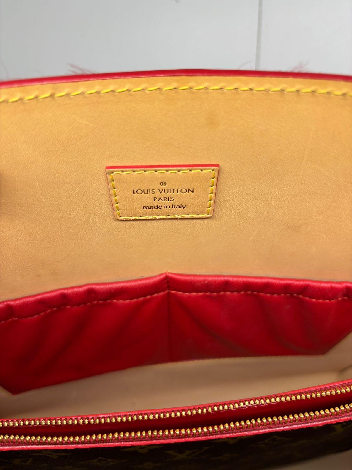 Rare sac à clous Icono Crust Monogram rouge poney de Louis Vuitton x Louboutin, 2014 en vente 1