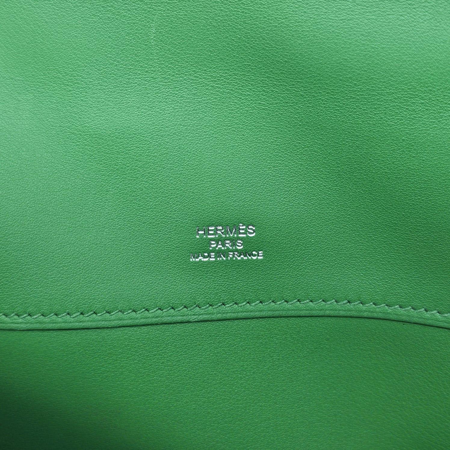 Rara 2015 Pochette Hermes Kelly Cut Vert Bamboo Swift In condizioni ottime a Jakarta, Daerah Khusus Ibukota Jakarta