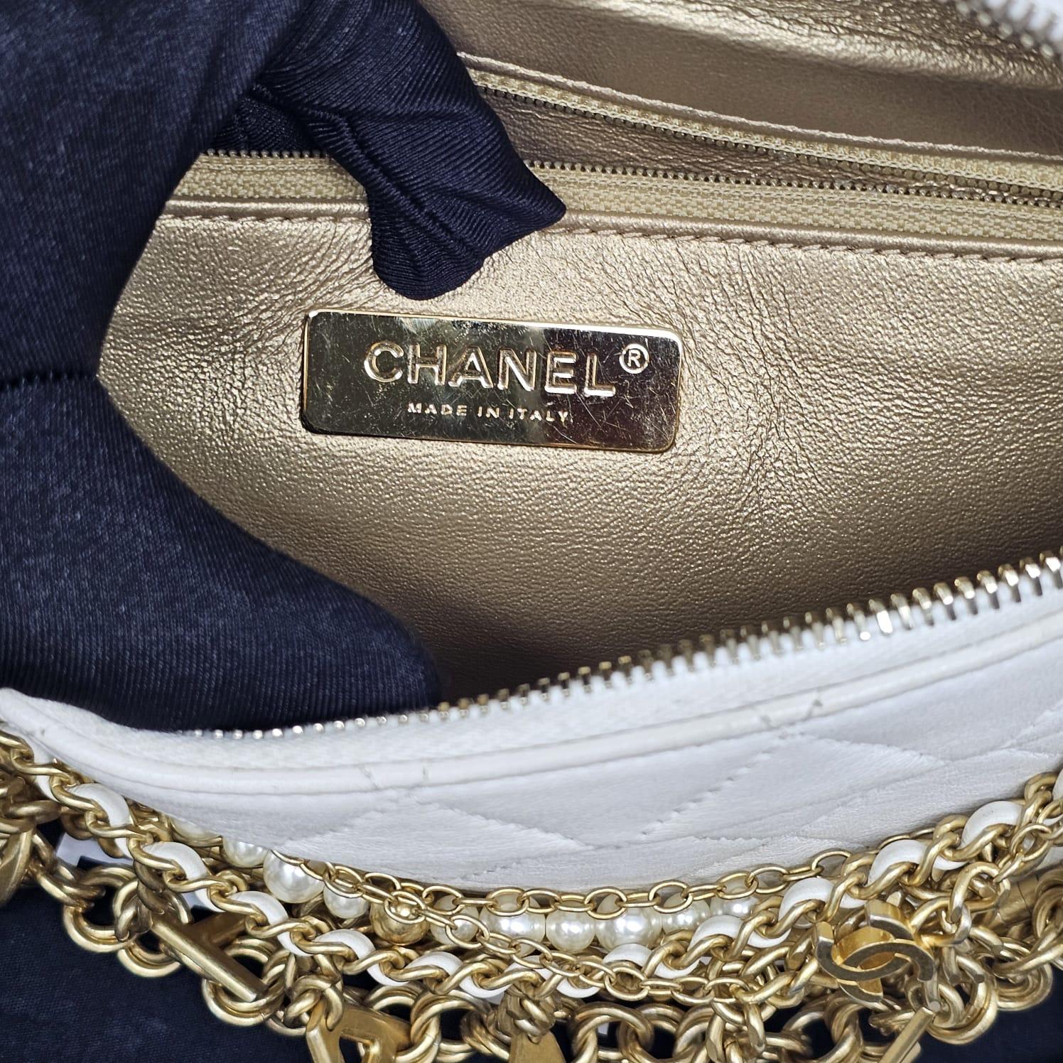 Rare 2019 Chanel White Quilted All About Chains Waist Bag For Sale 4