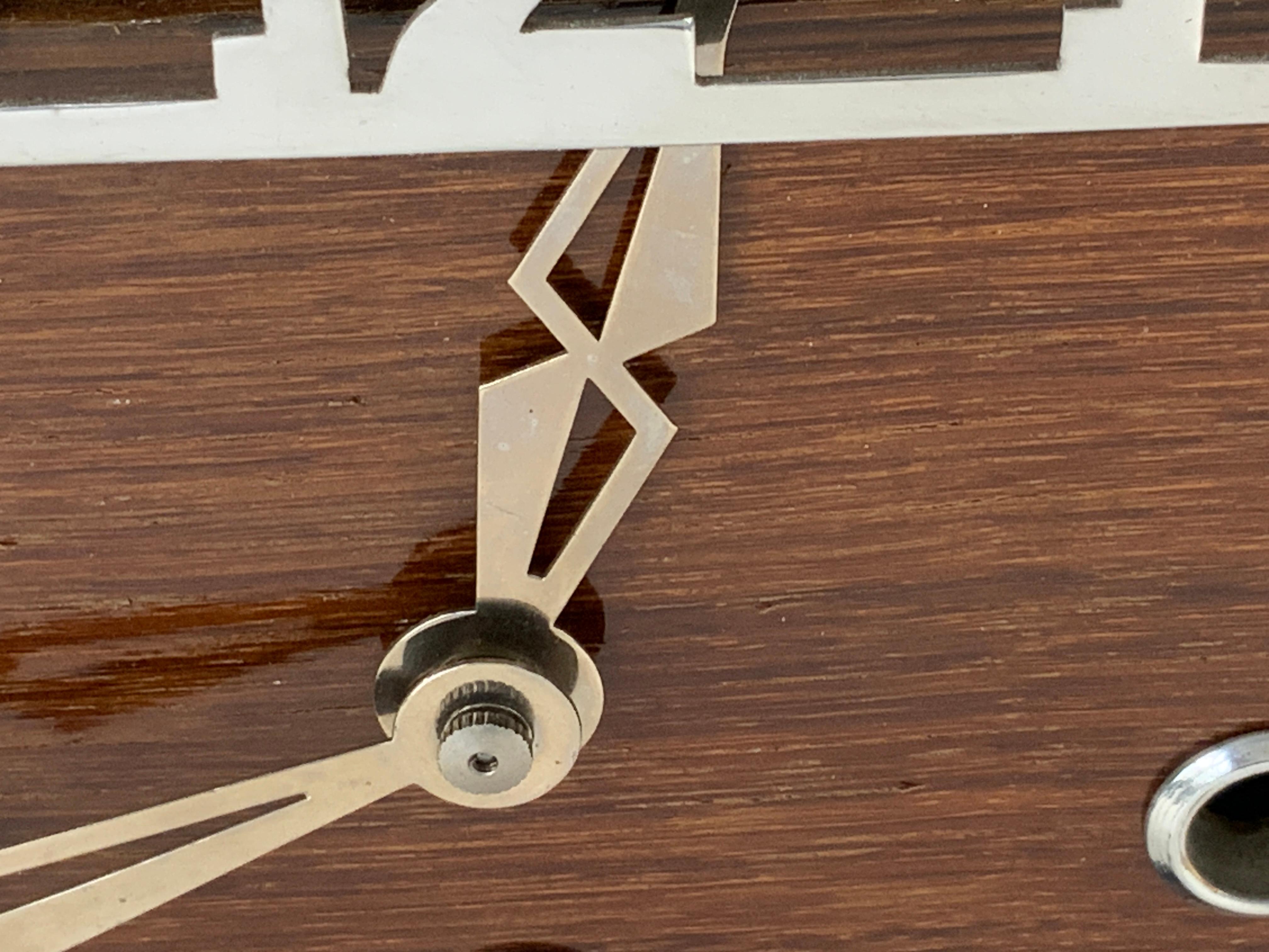 Rare pendule de cheminée Art déco du 20ème siècle avec lampes diffuses en vente 4