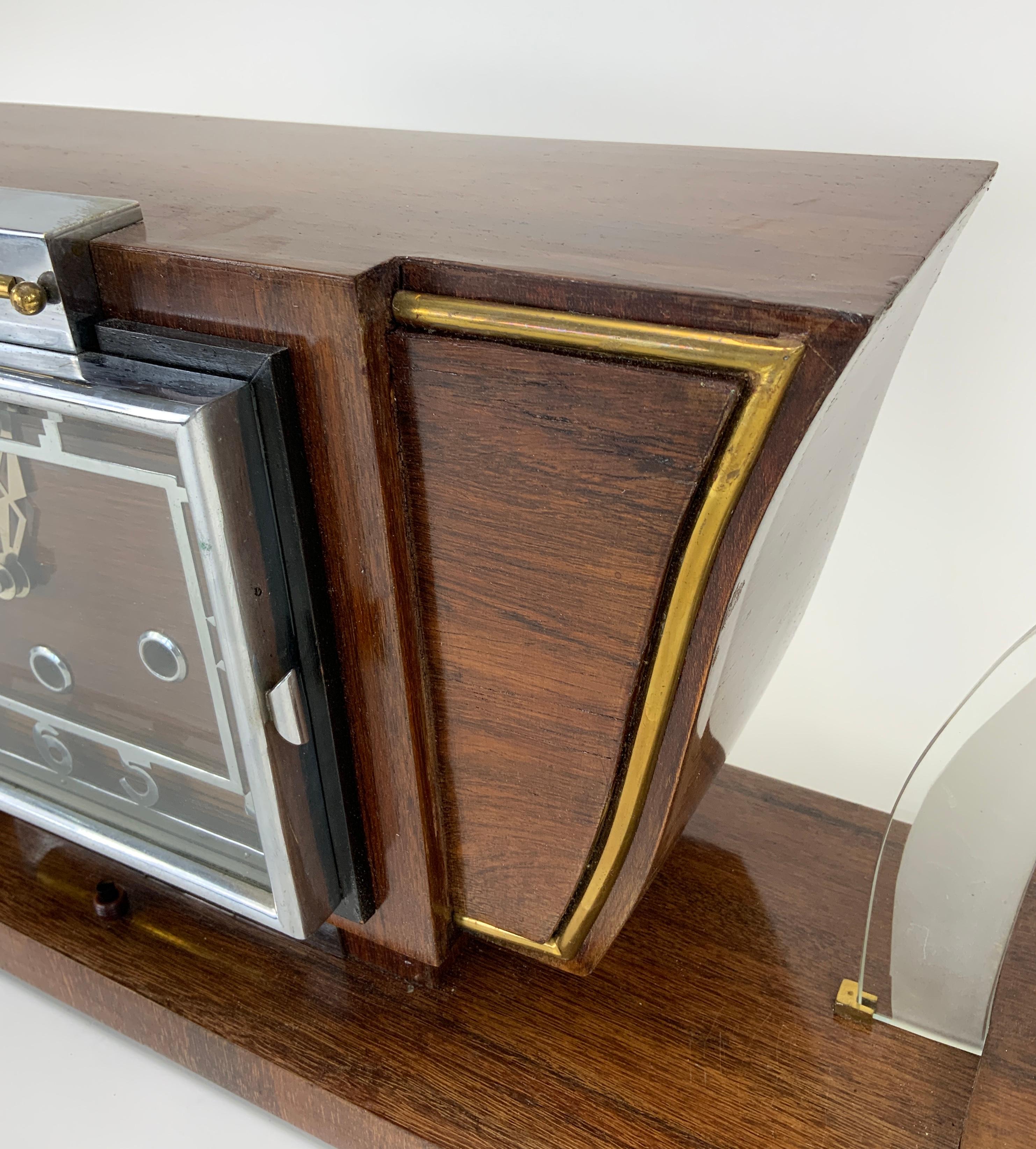 Rare pendule de cheminée Art déco du 20ème siècle avec lampes diffuses en vente 9