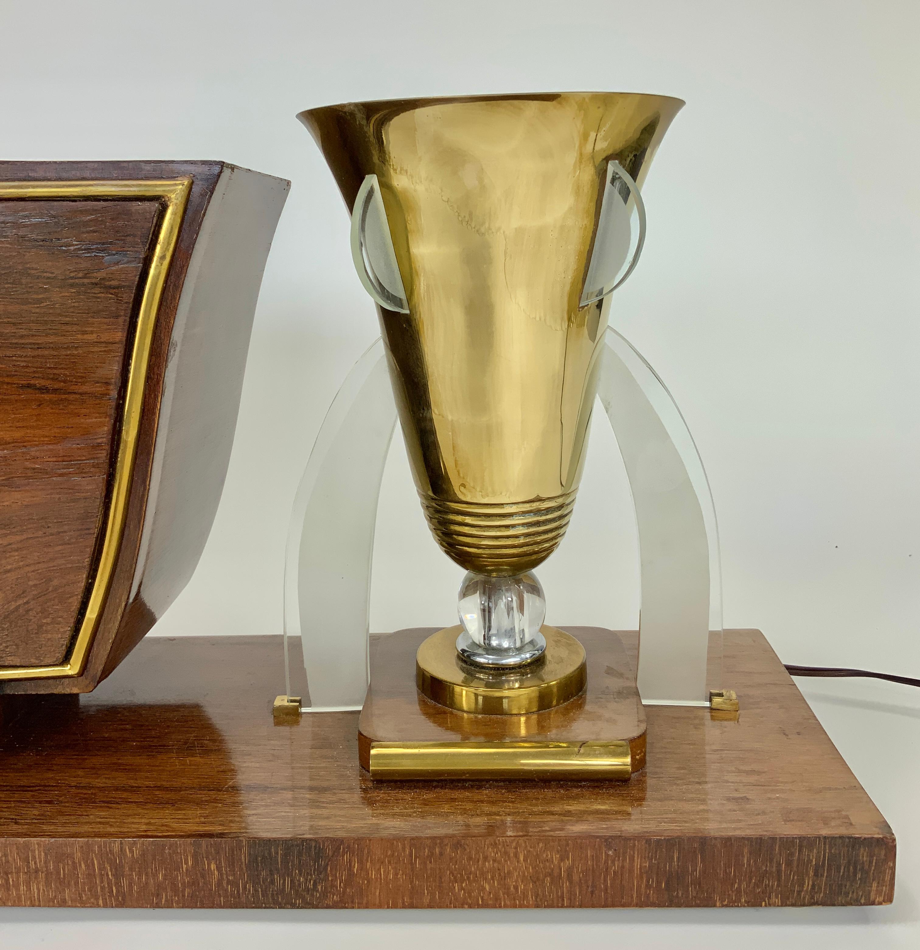 Rare pendule de cheminée Art déco du 20ème siècle avec lampes diffuses en vente 10