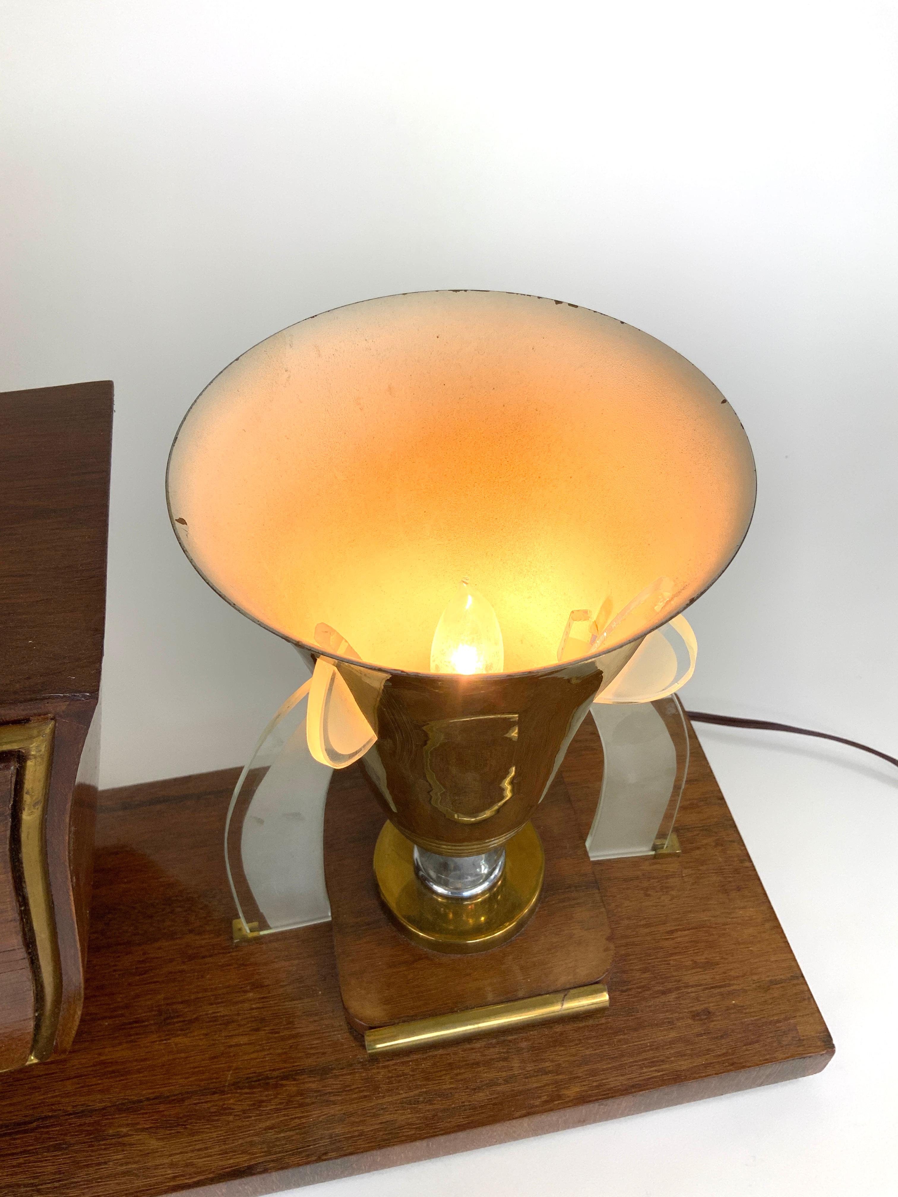 Rare pendule de cheminée Art déco du 20ème siècle avec lampes diffuses en vente 1