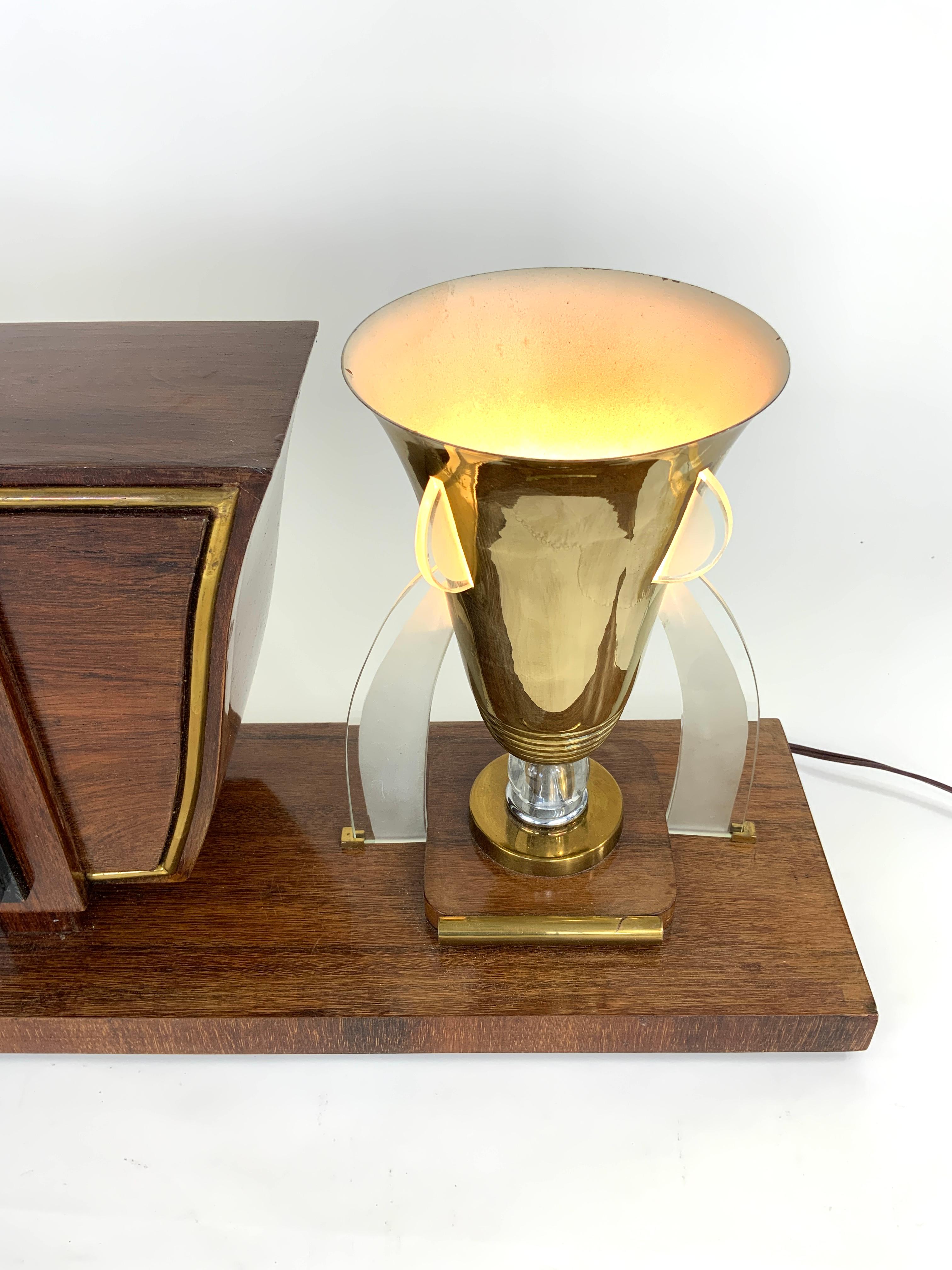 Rare pendule de cheminée Art déco du 20ème siècle avec lampes diffuses en vente 2