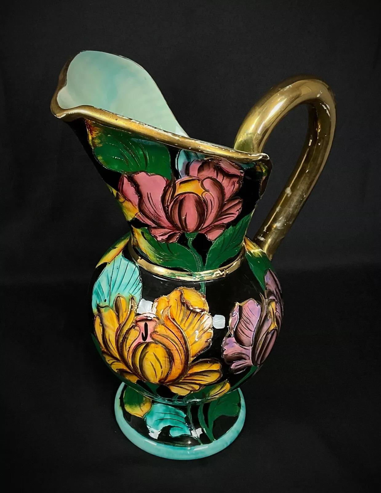 Français Rare grande carafe en céramique peinte à la main du 20e siècle signée Vallauris - 2Y331 en vente