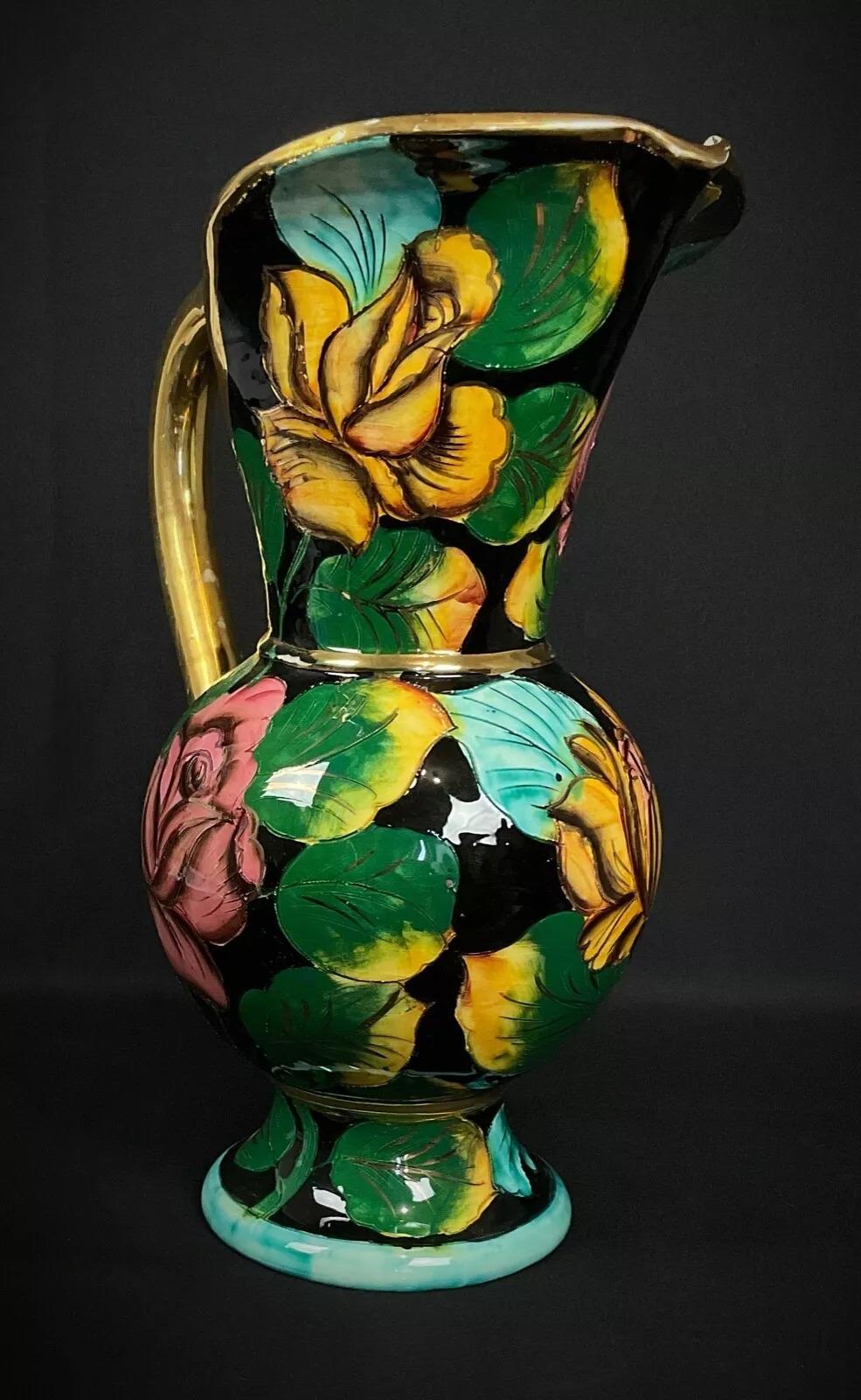 Céramique Rare grande carafe en céramique peinte à la main du 20e siècle signée Vallauris - 2Y331 en vente