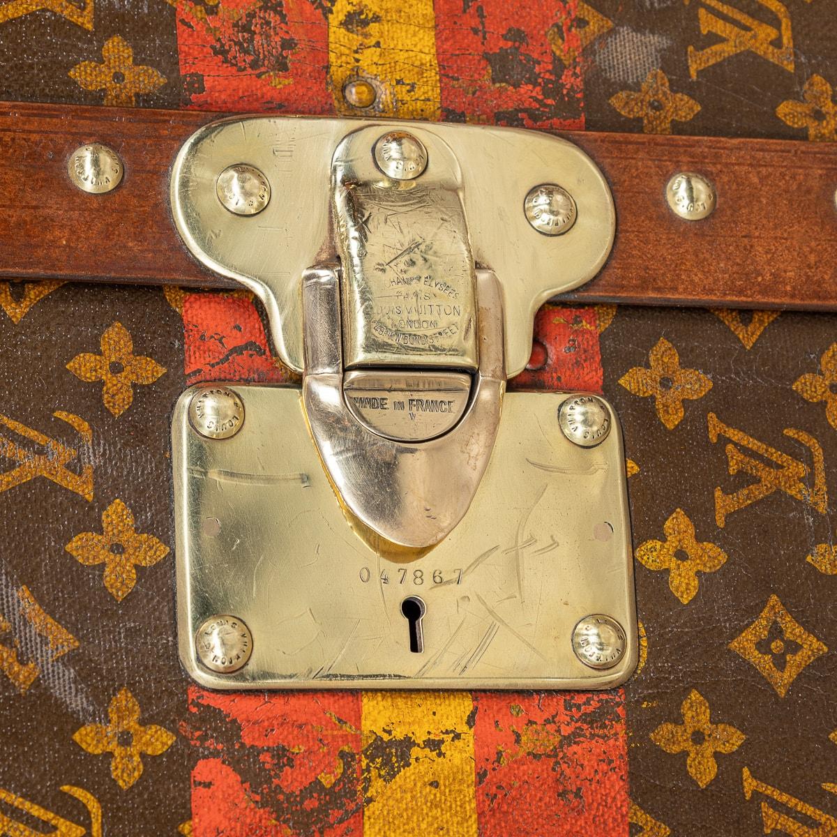 Rare malle « Low Wardrobe » Louis Vuitton du 20ème siècle en toile monogrammée, France  en vente 6