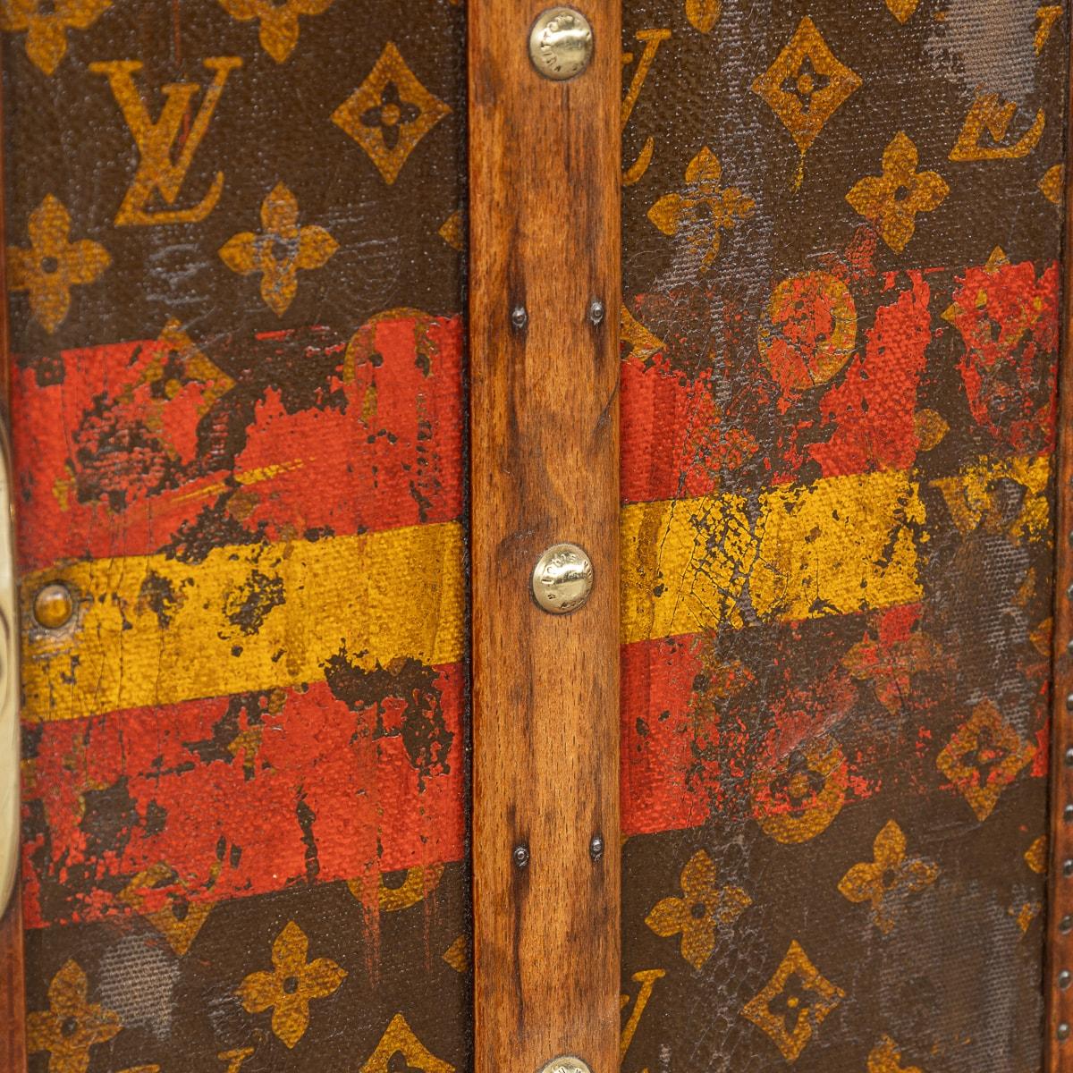 Rare malle « Low Wardrobe » Louis Vuitton du 20ème siècle en toile monogrammée, France  en vente 7